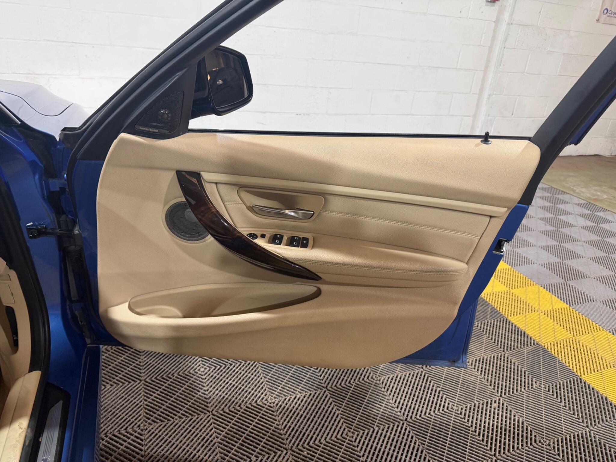BMW 3 Series view 42