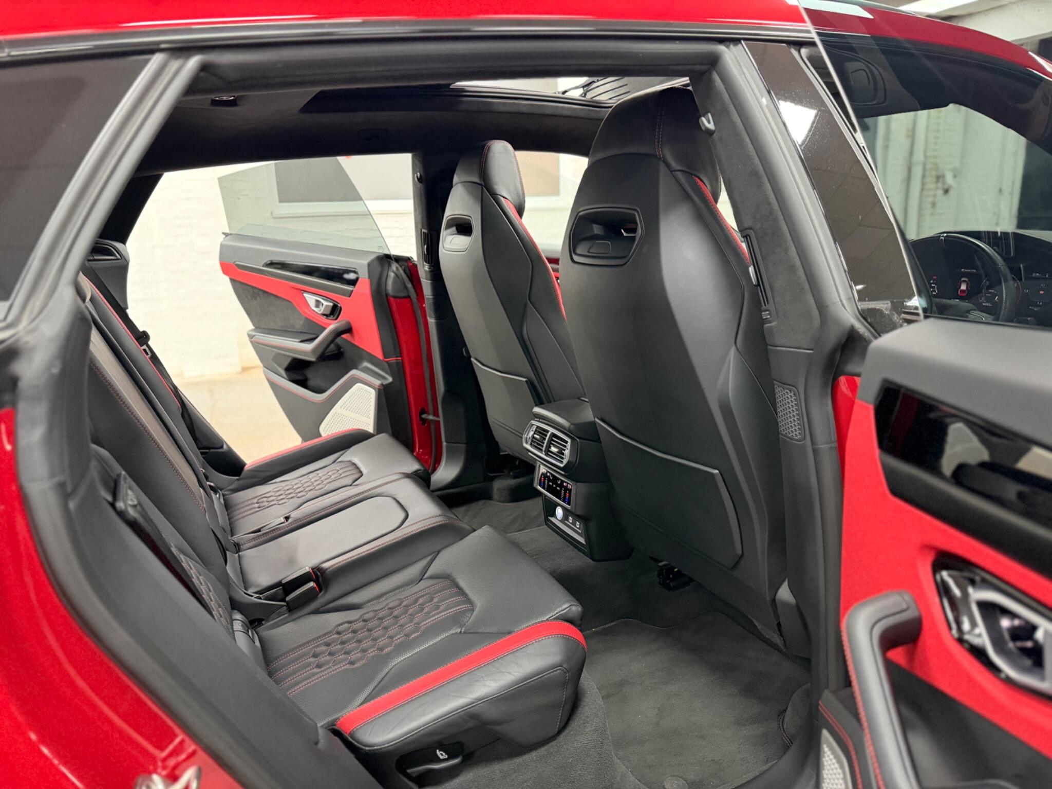 Lamborghini Urus view 54