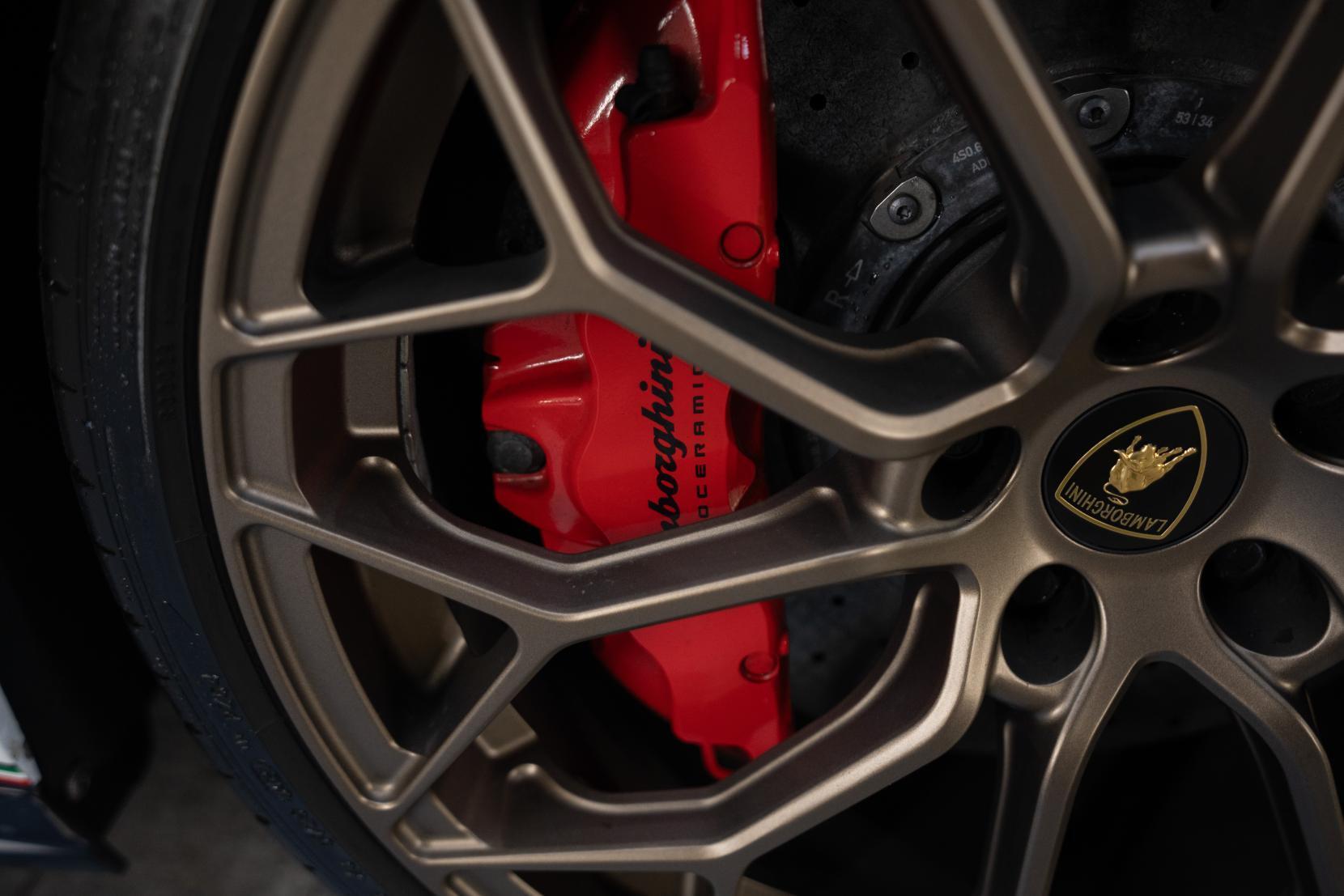 Lamborghini Huracan view 3