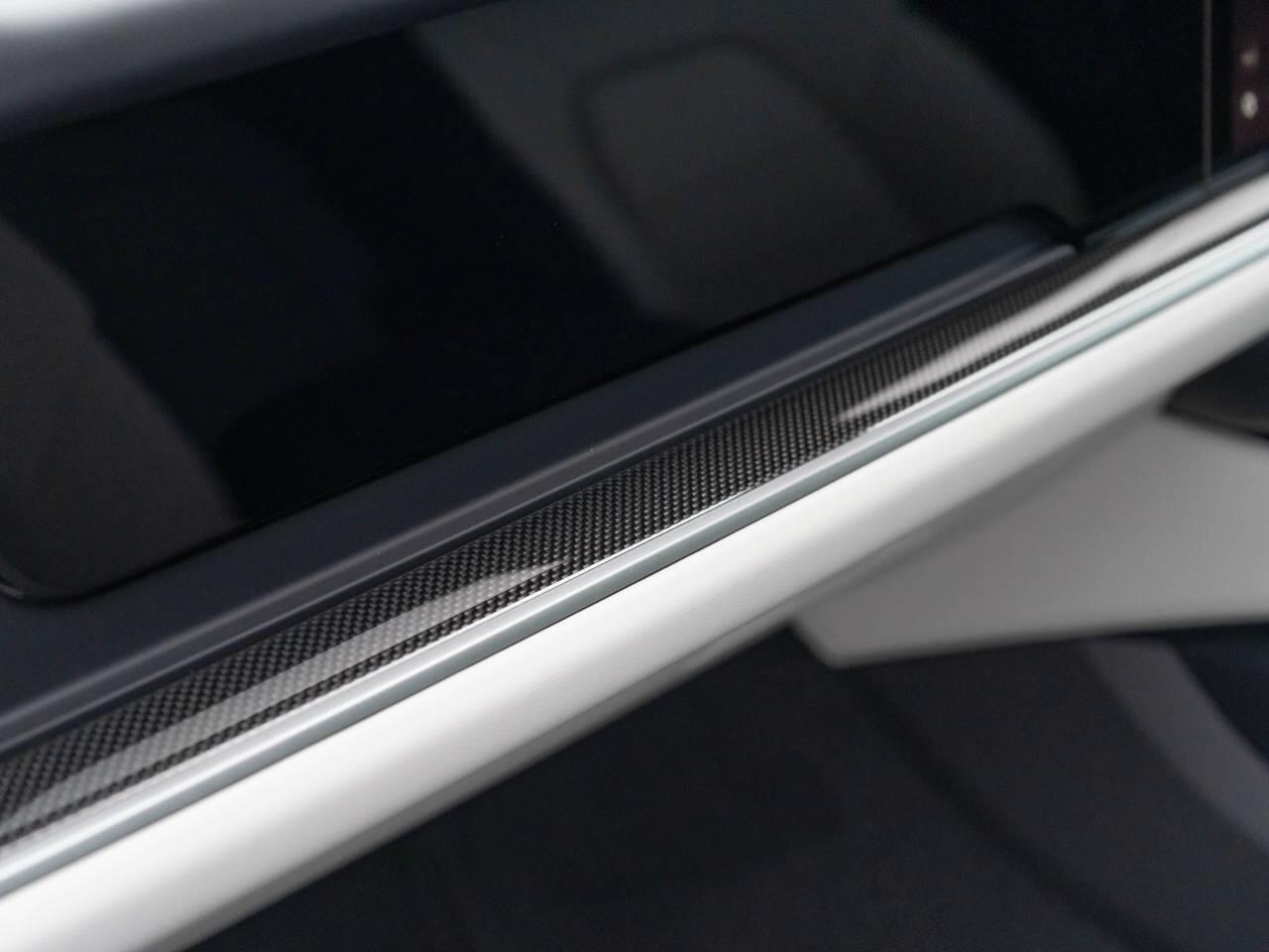 Porsche Cayenne view 43