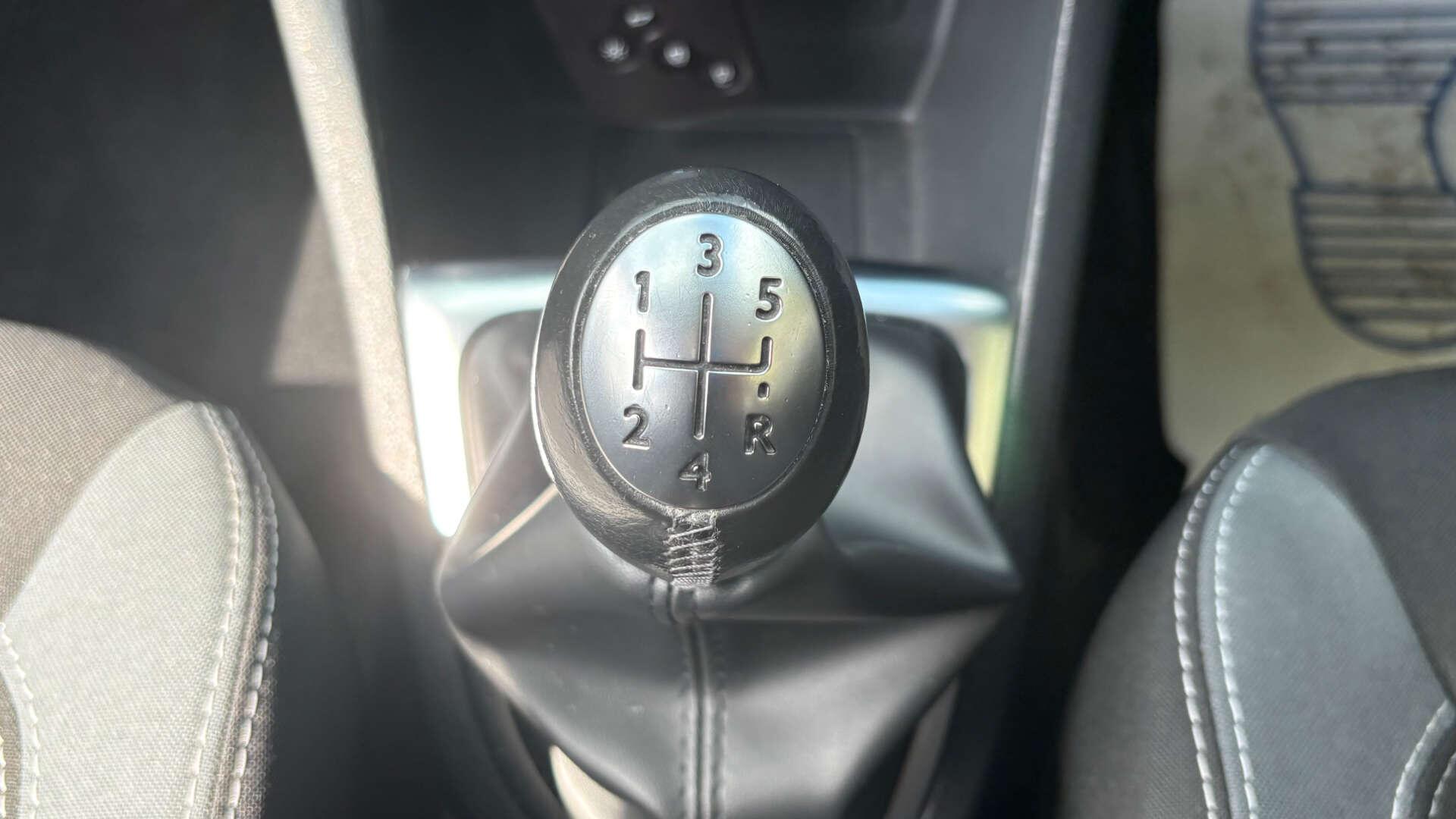 Renault Clio view 30