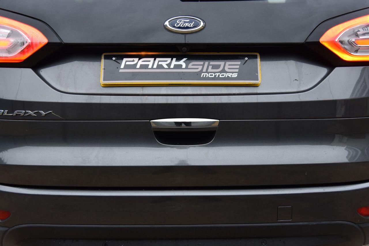 Ford Galaxy view 17