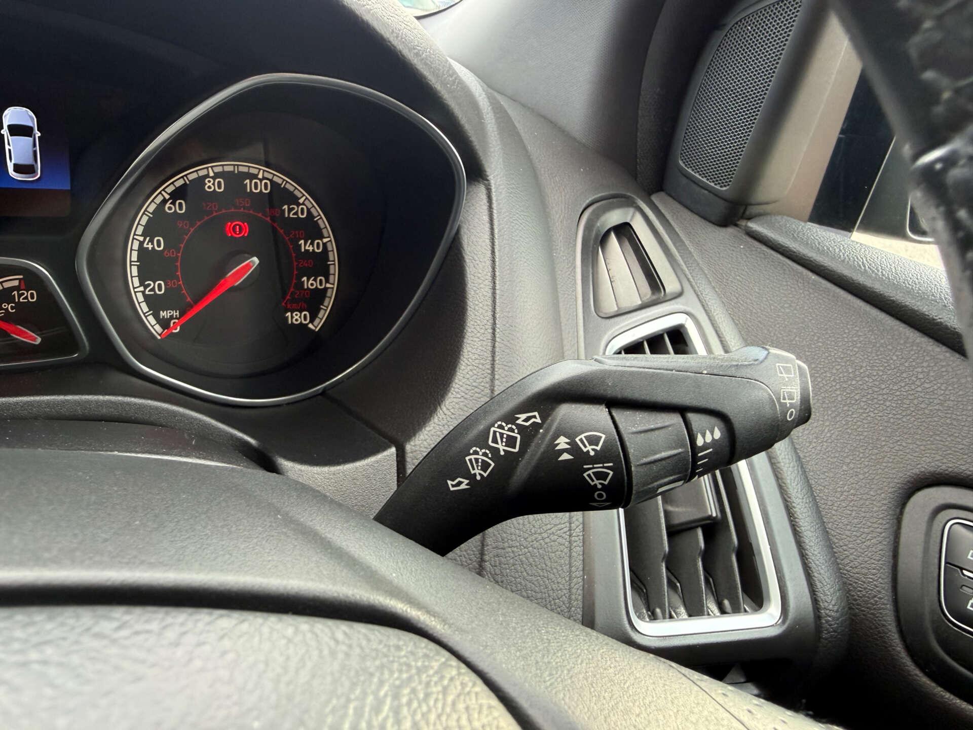 Ford Focus view 42