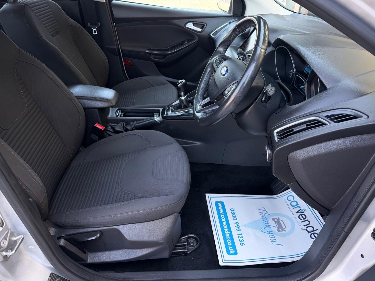 Ford Focus view 18