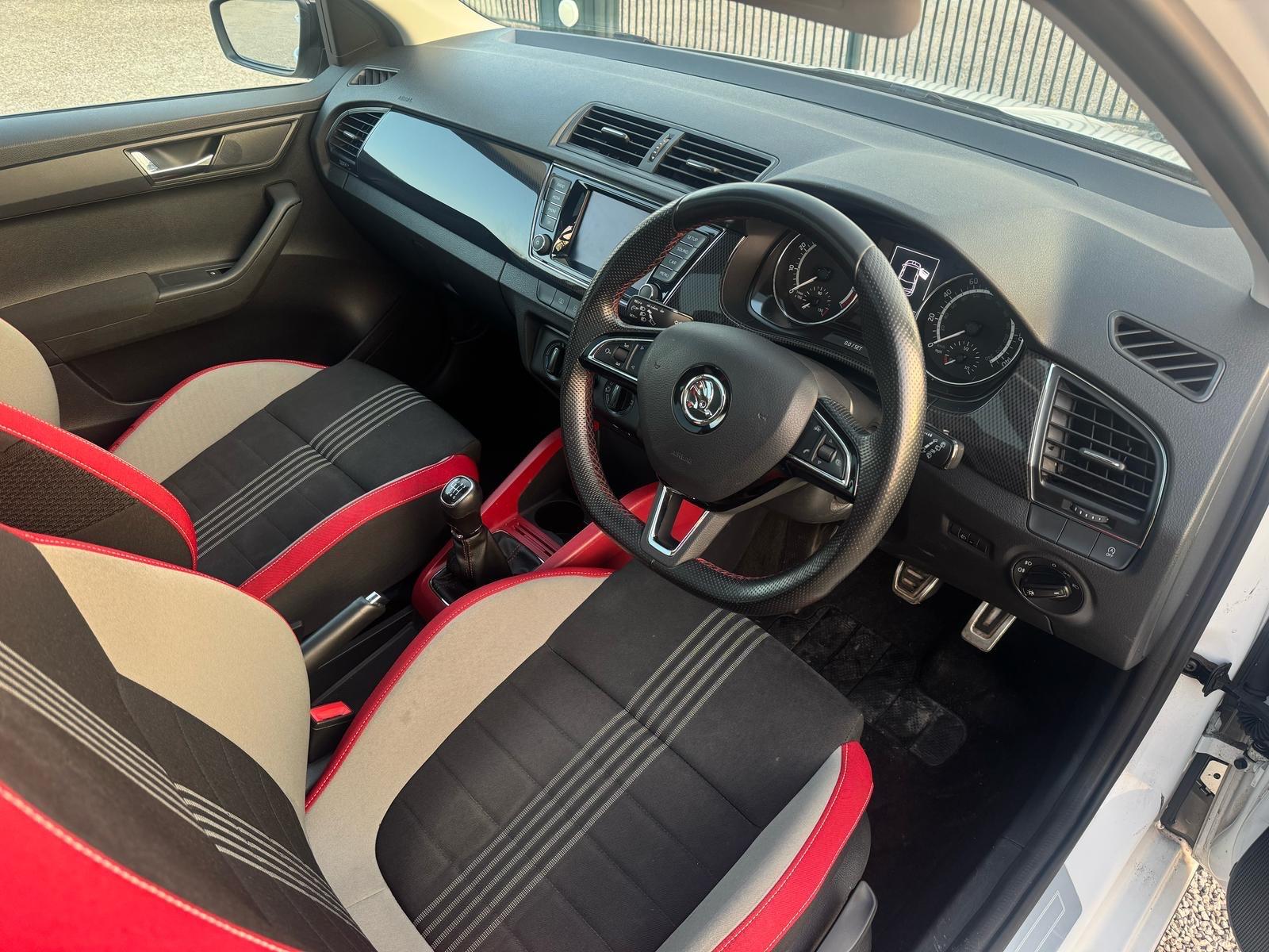 2015 Skoda Fabia image 13