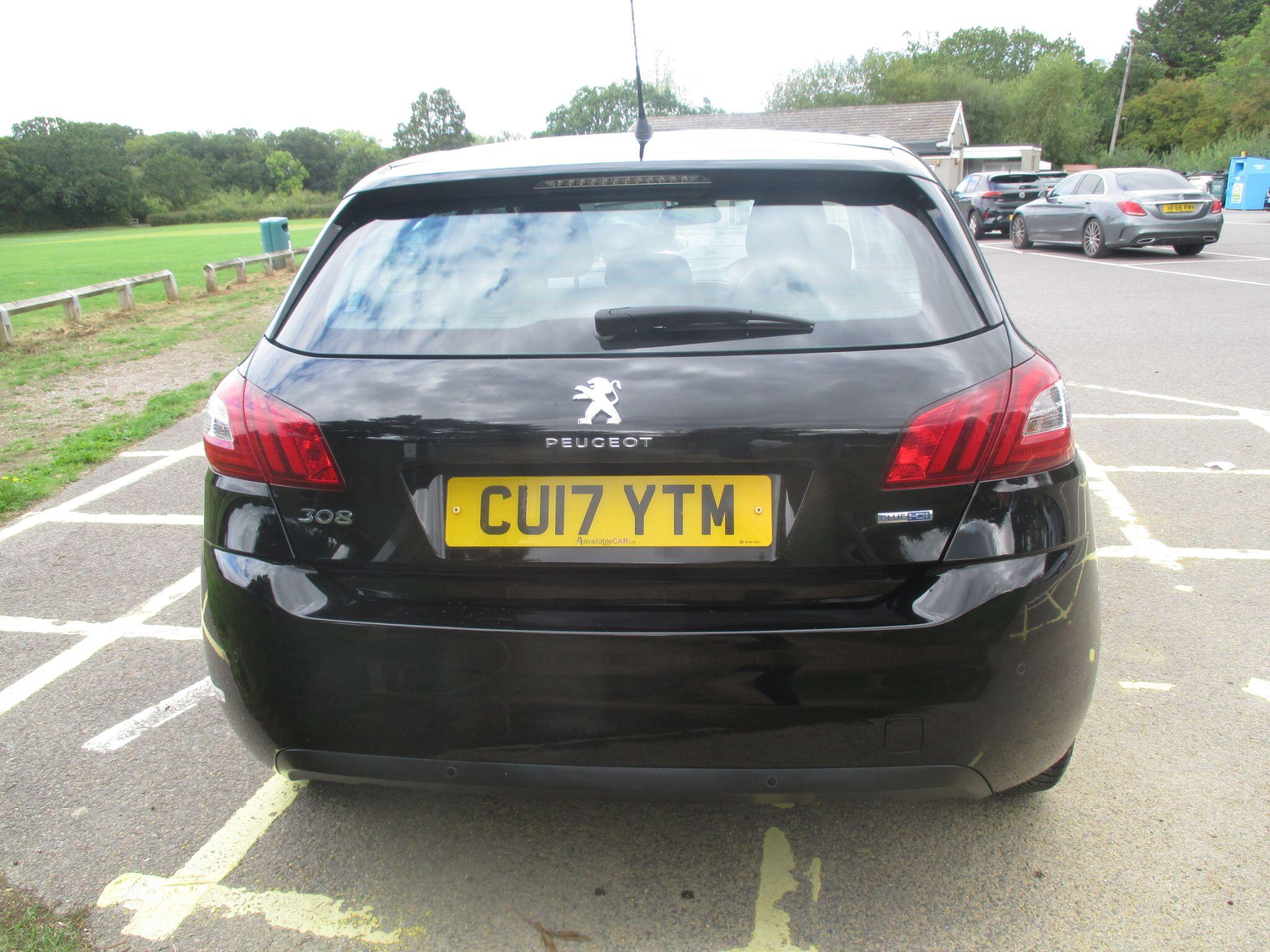 Peugeot 308 view 9