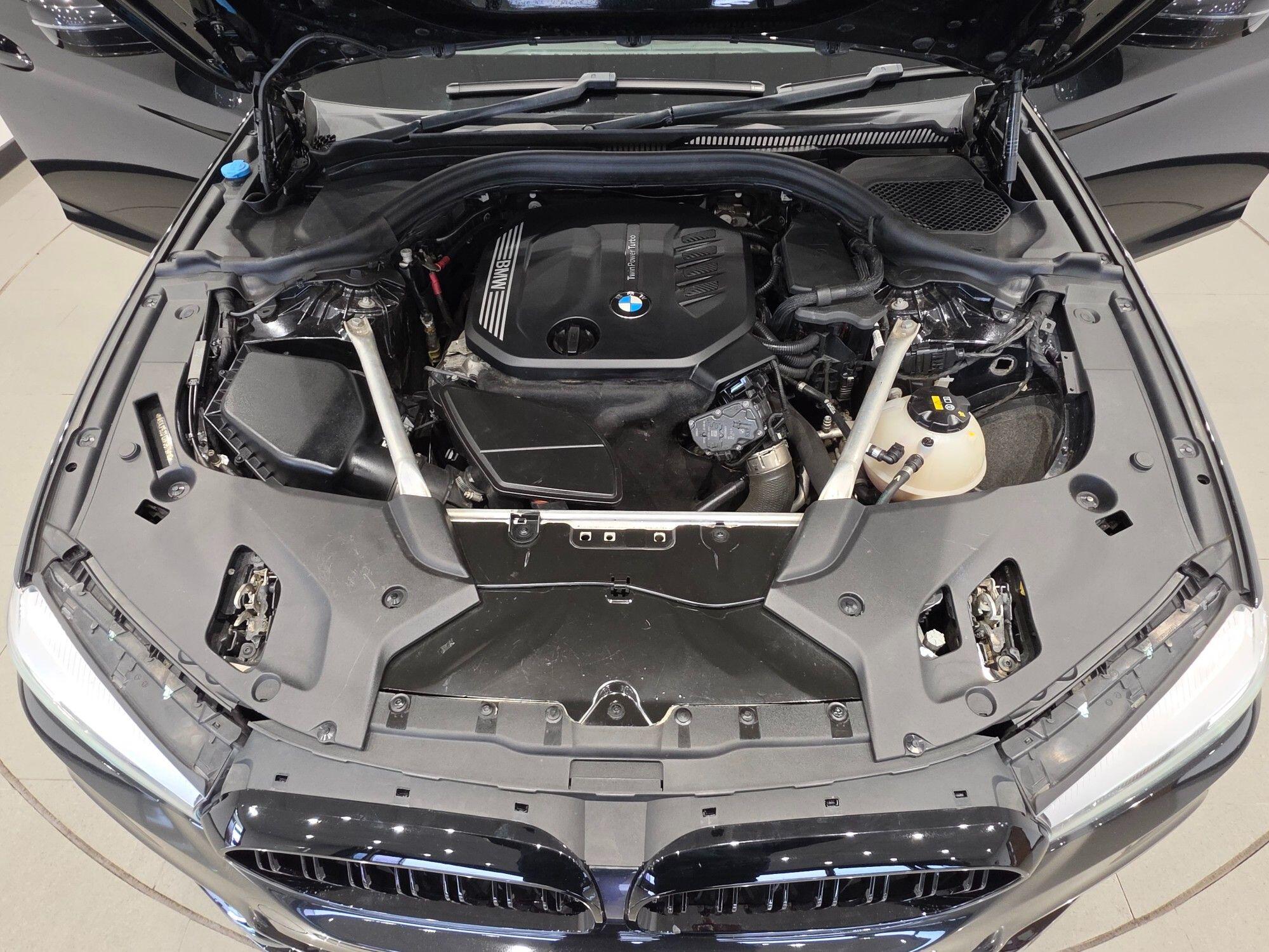 BMW 5 Series view 42