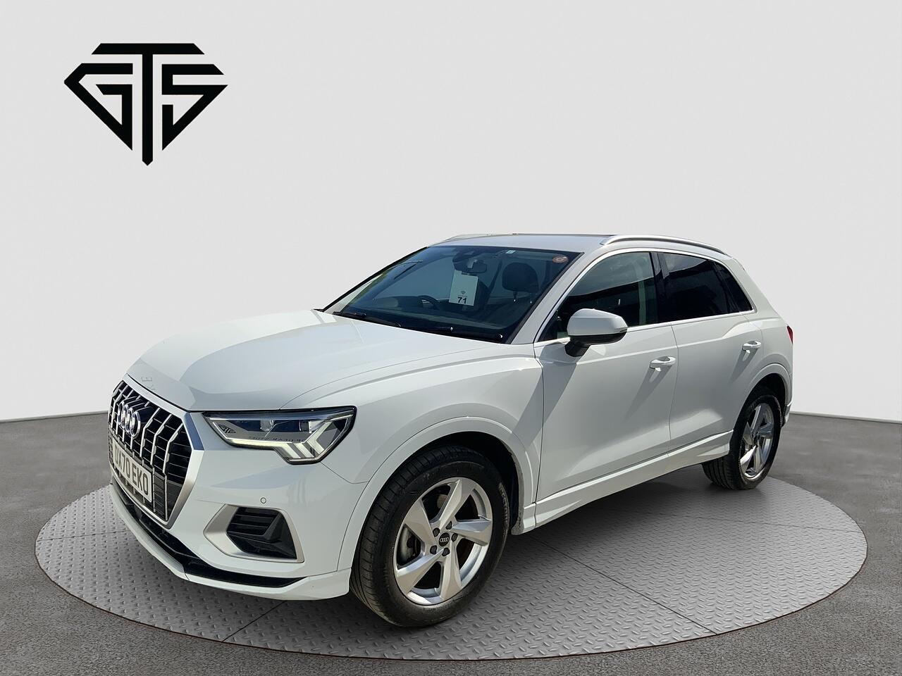 Audi Q3 view 7