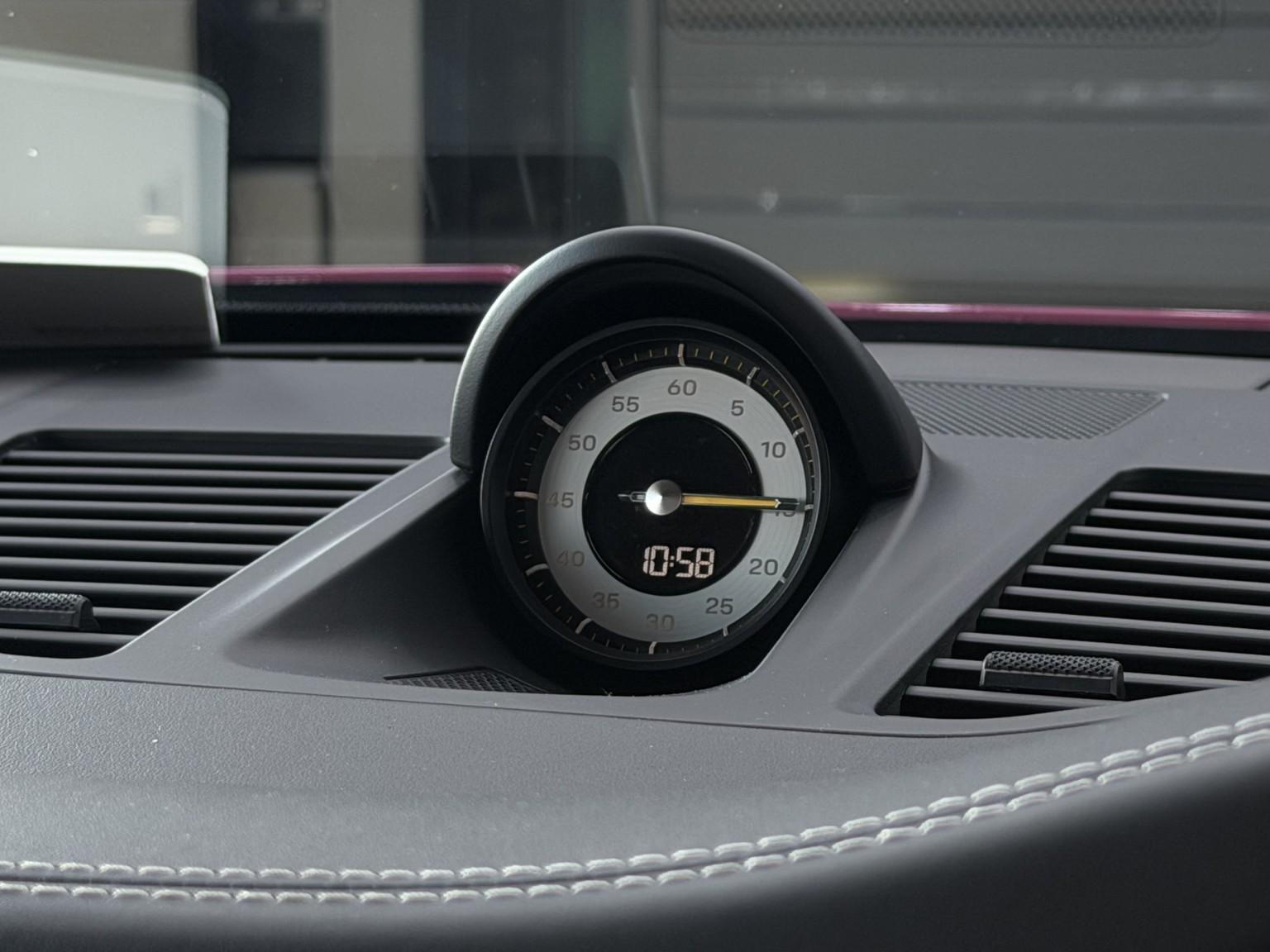 Porsche 911 view 54