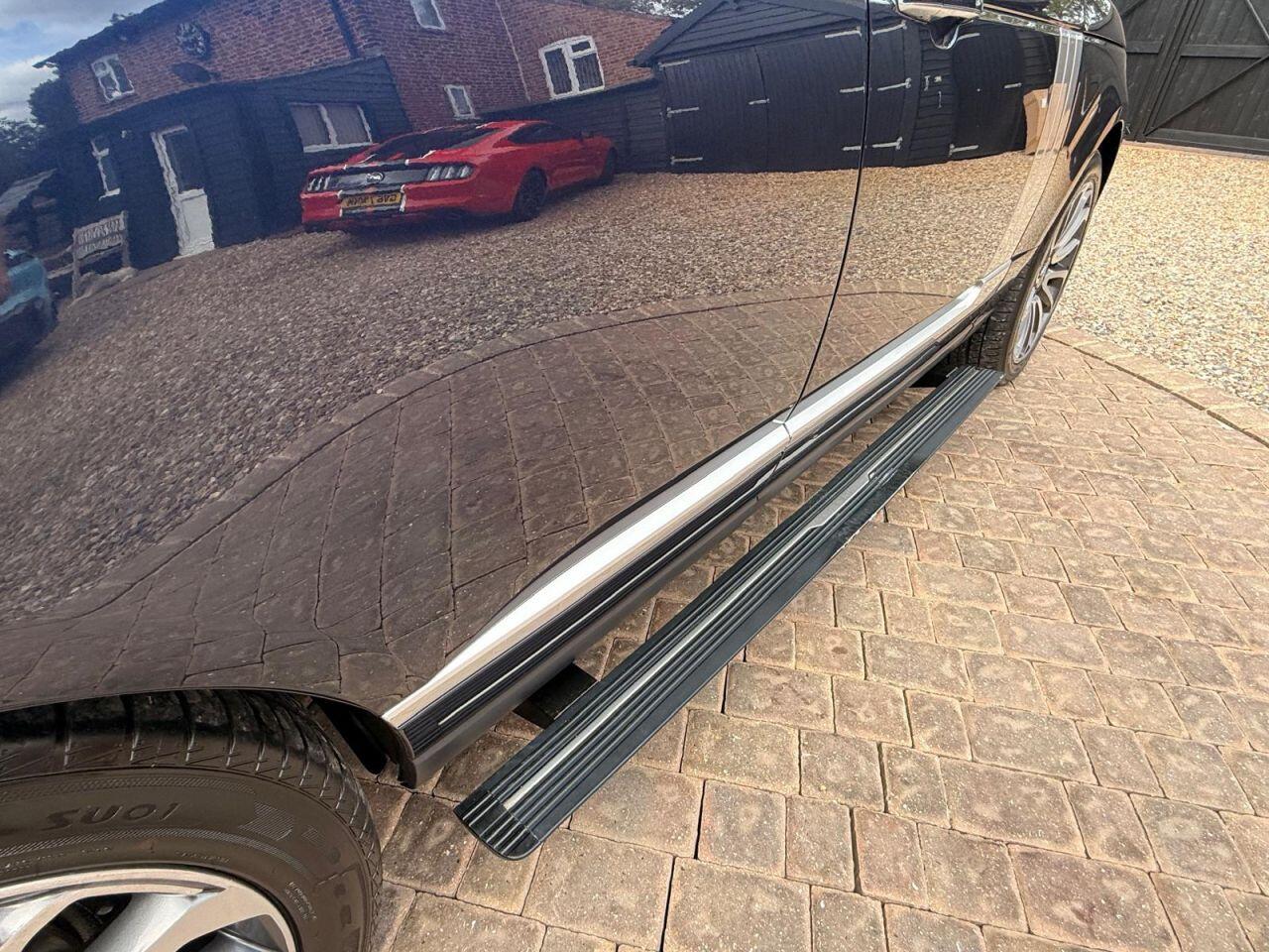 Land Rover Range Rover view 19