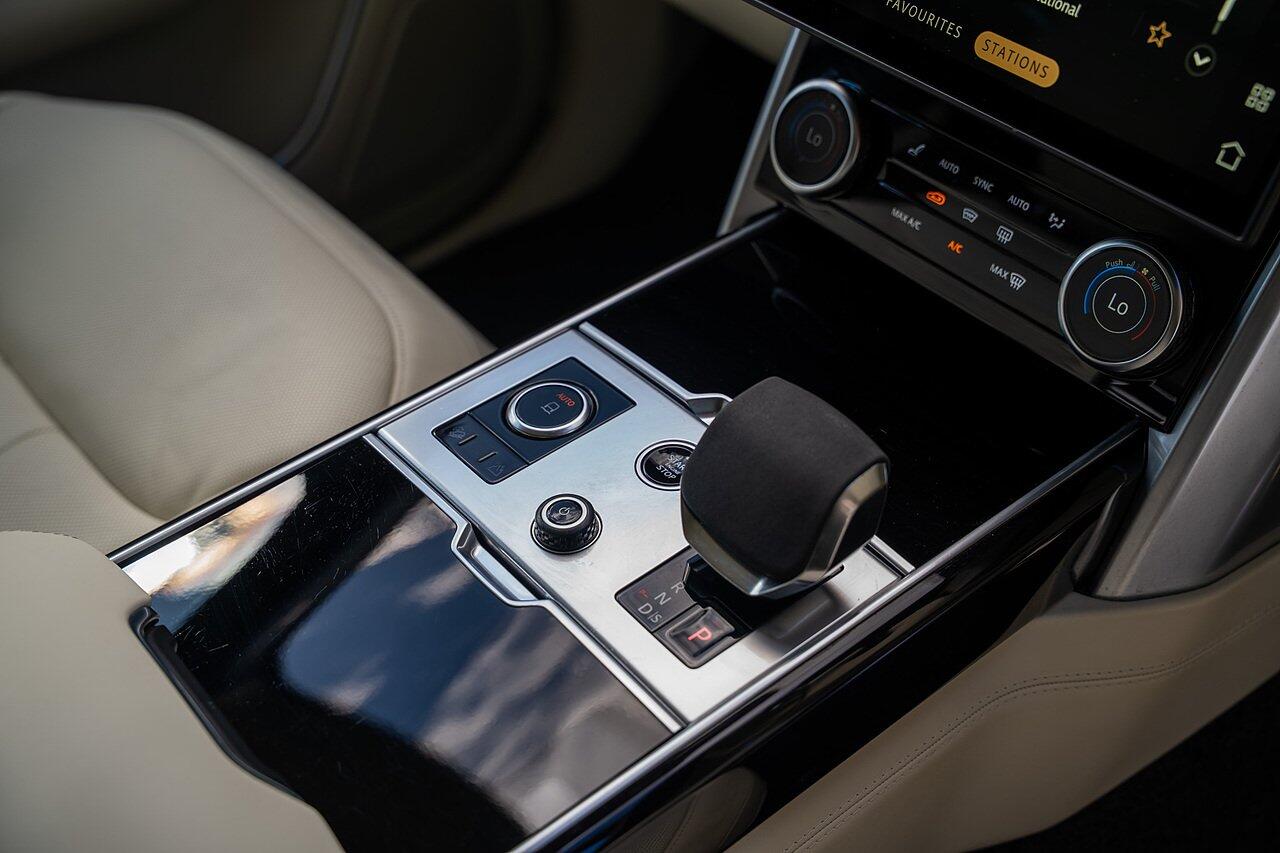Land Rover Range Rover view 54