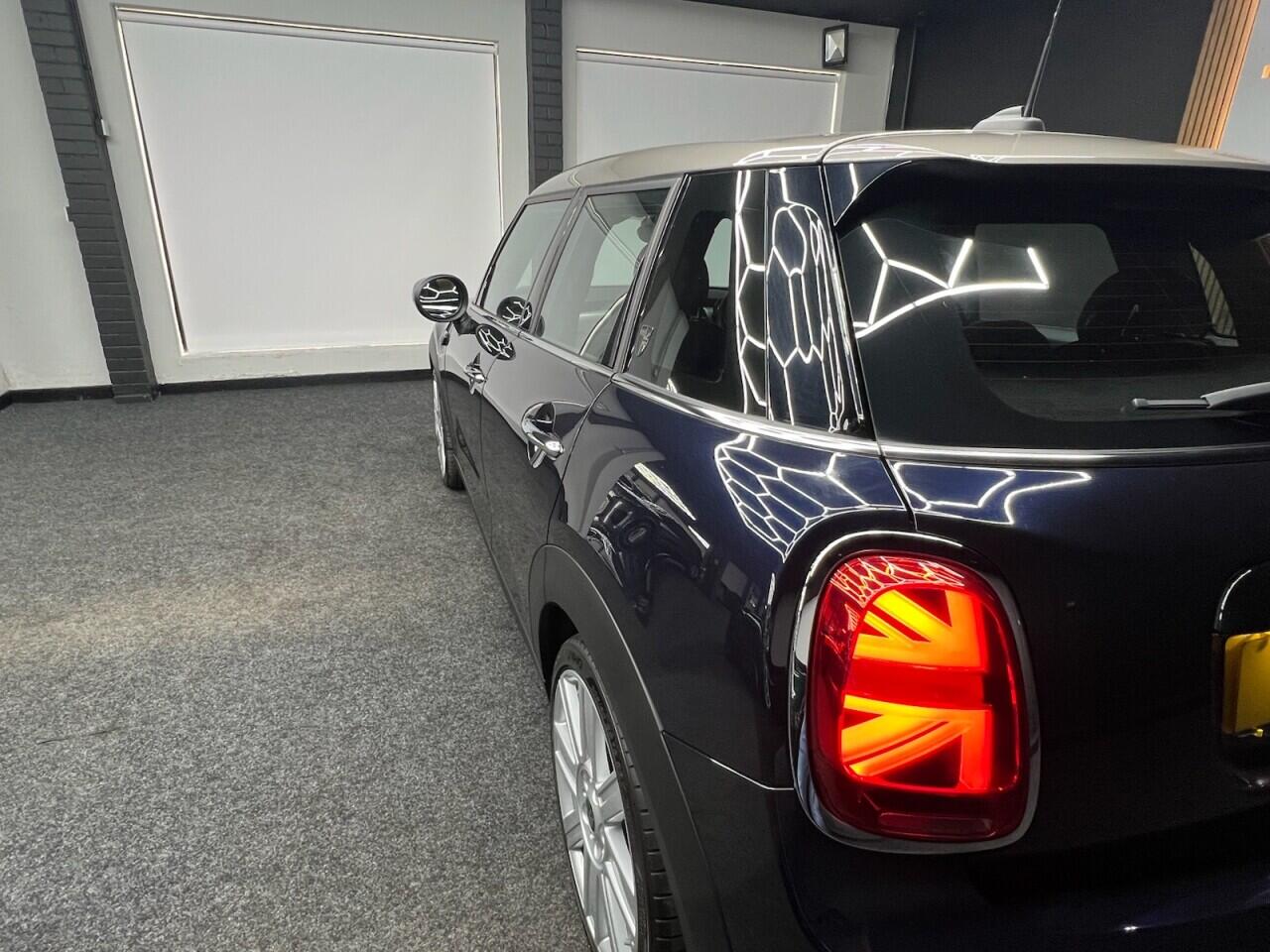 Mini Hatch view 5