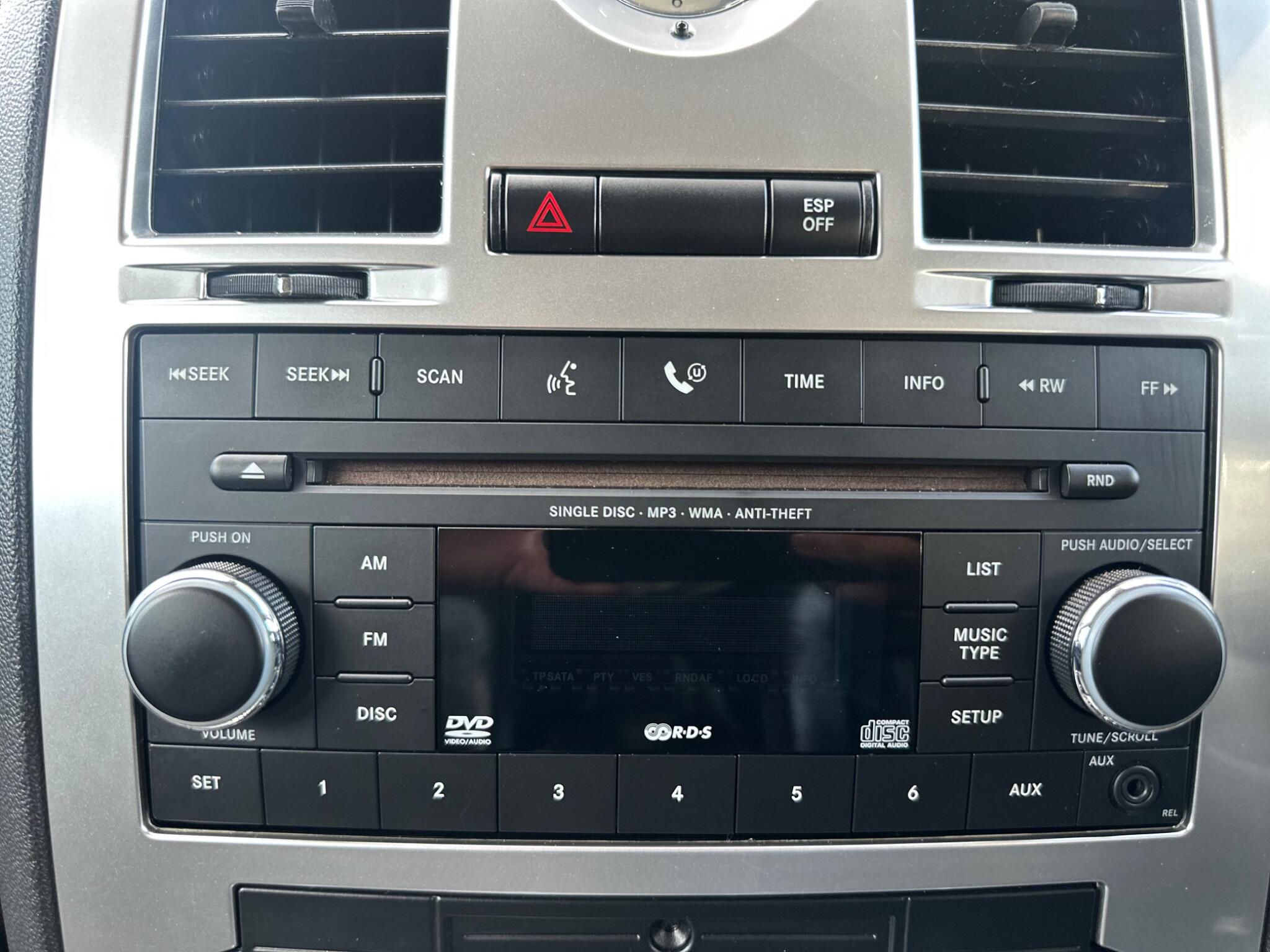 2008 Chrysler 300C image 27