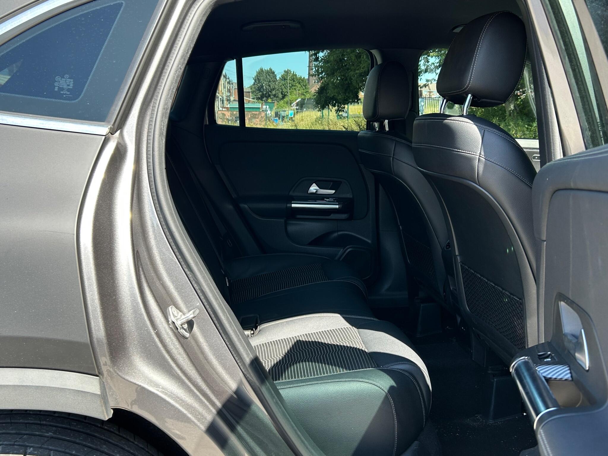Mercedes-Benz Gla view 23