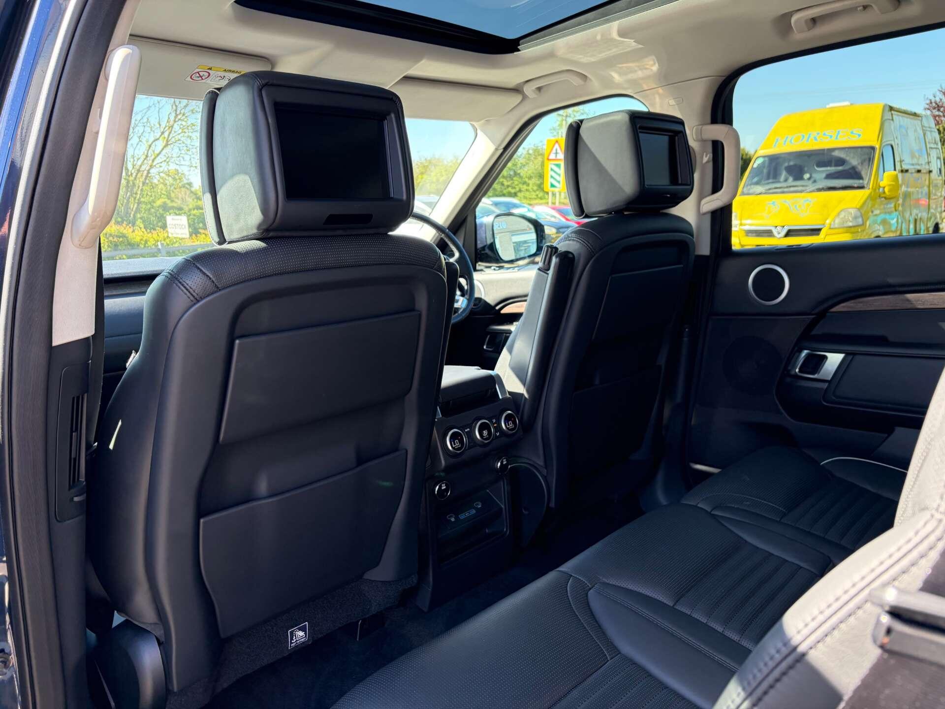Land Rover Discovery 3 view 23