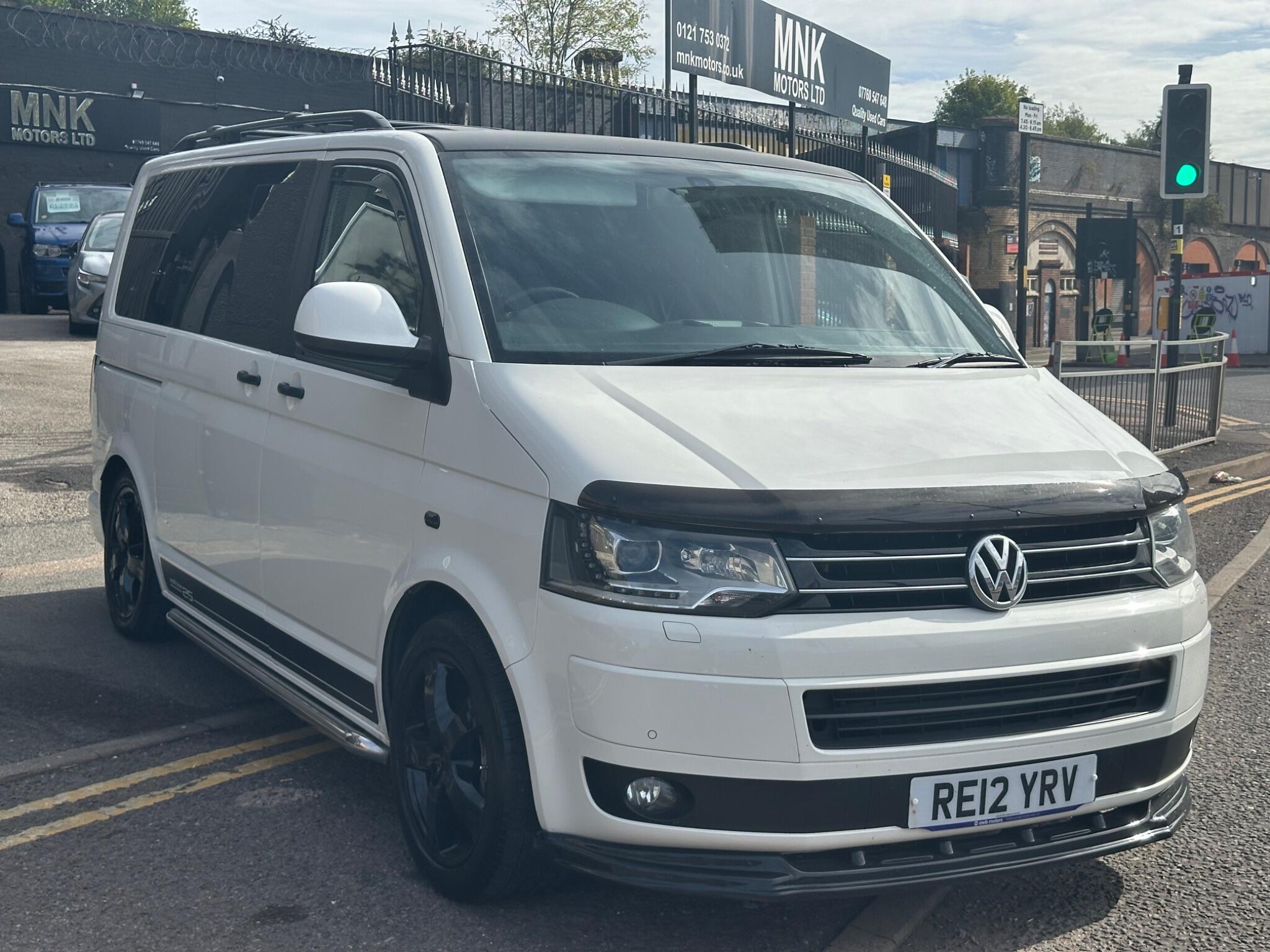 Volkswagen Caravelle view 3