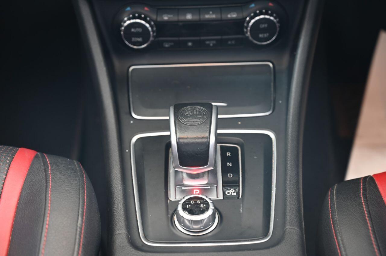 Mercedes-Benz Cla view 32