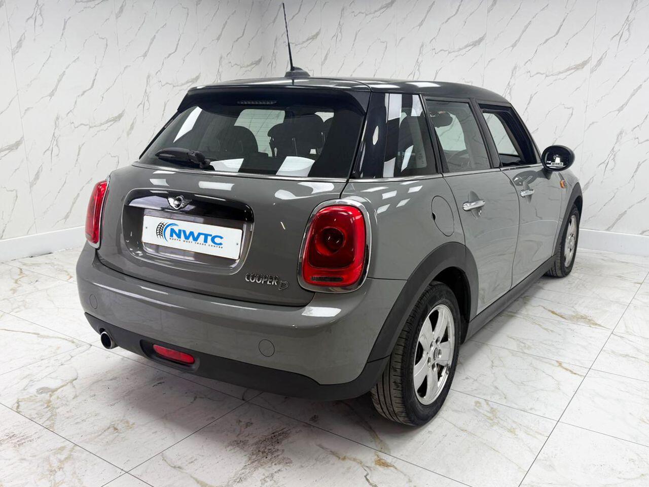 Mini Hatch view 11