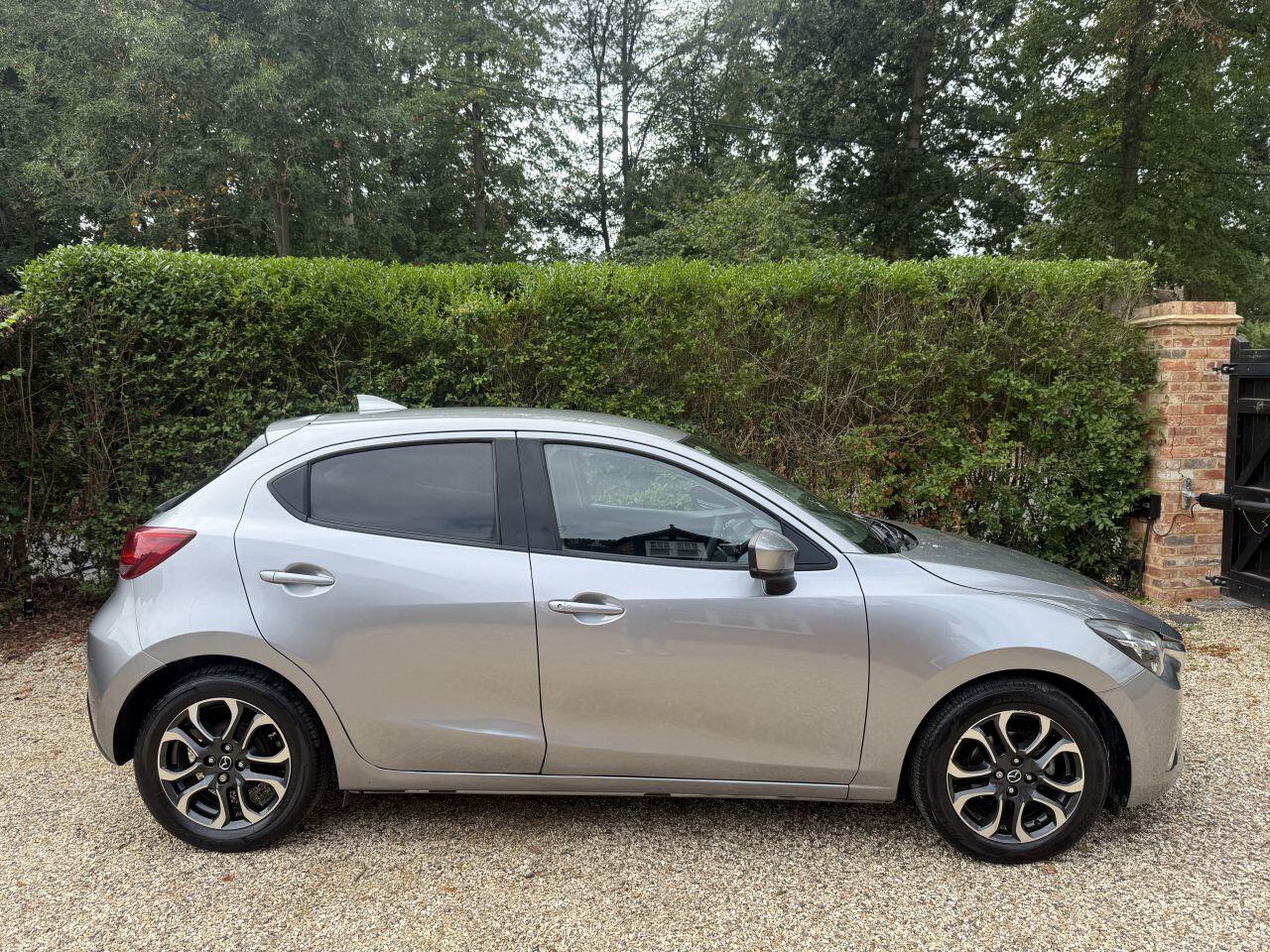 Mazda Mazda2 view 5