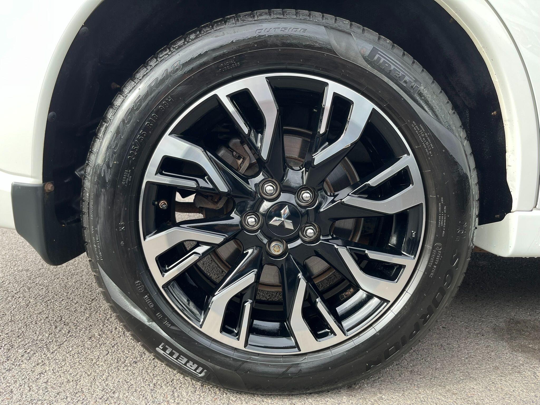 Mitsubishi Outlander view 41