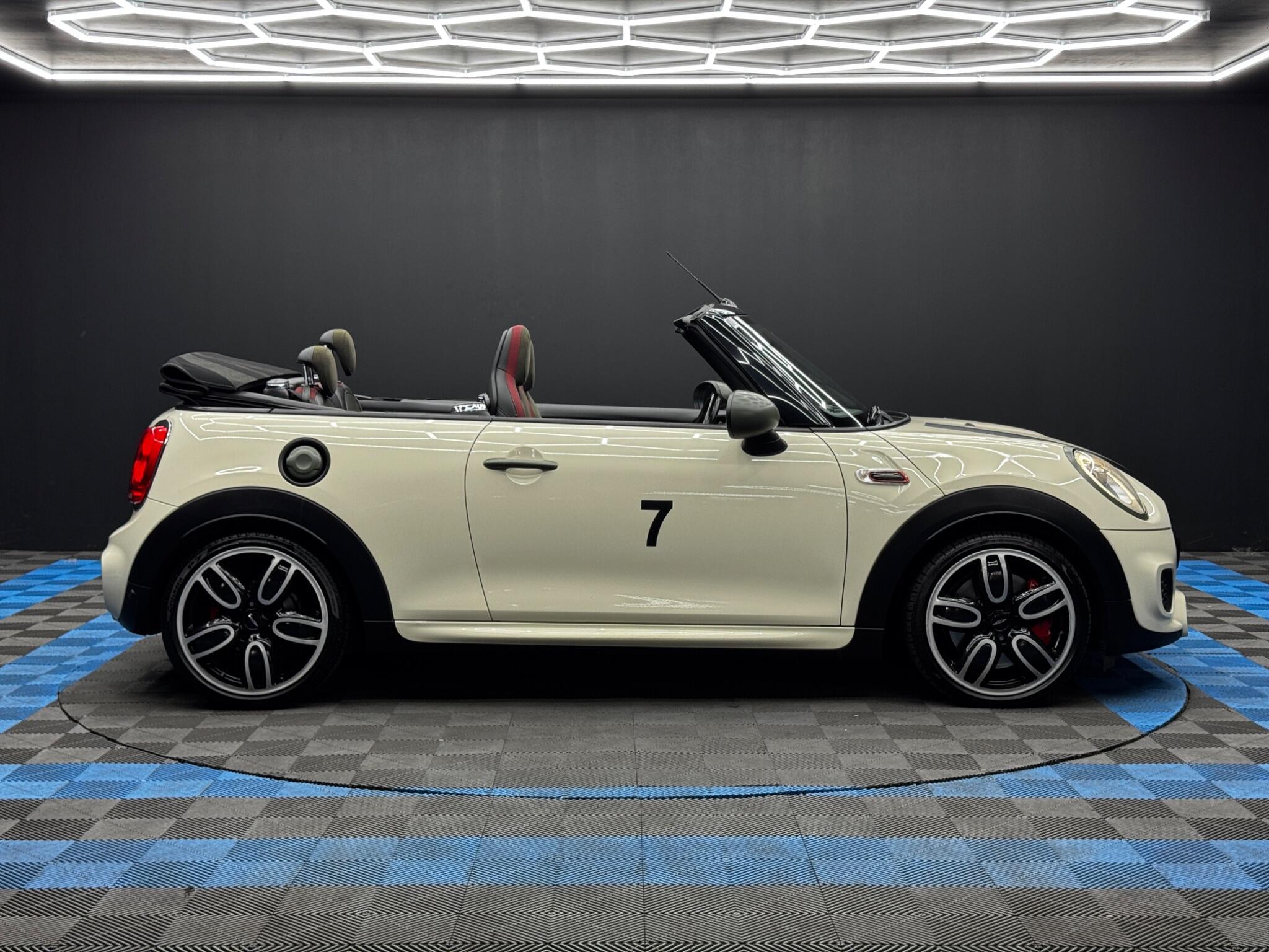 Mini Convertible view 4