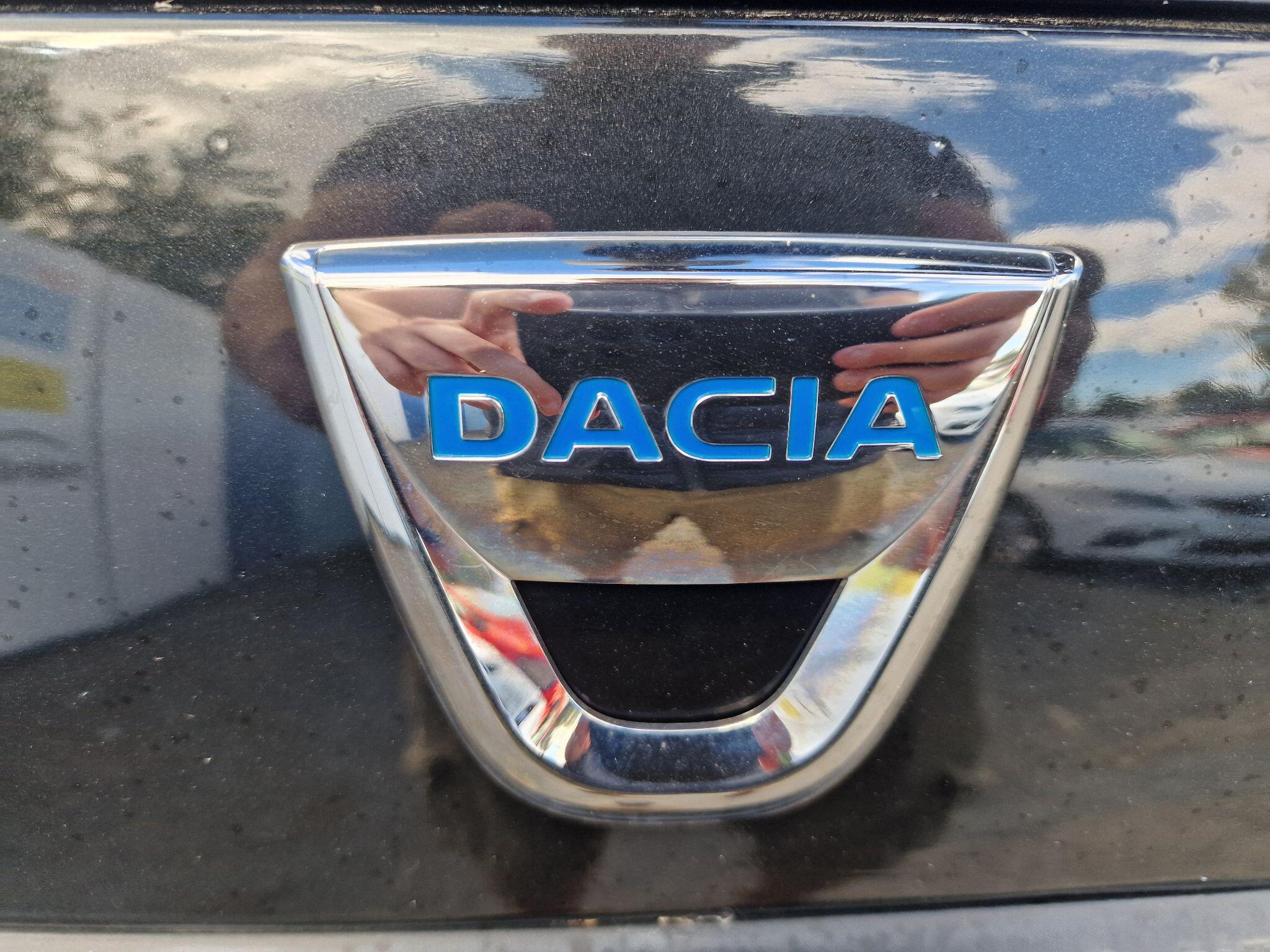 Dacia Duster view 50