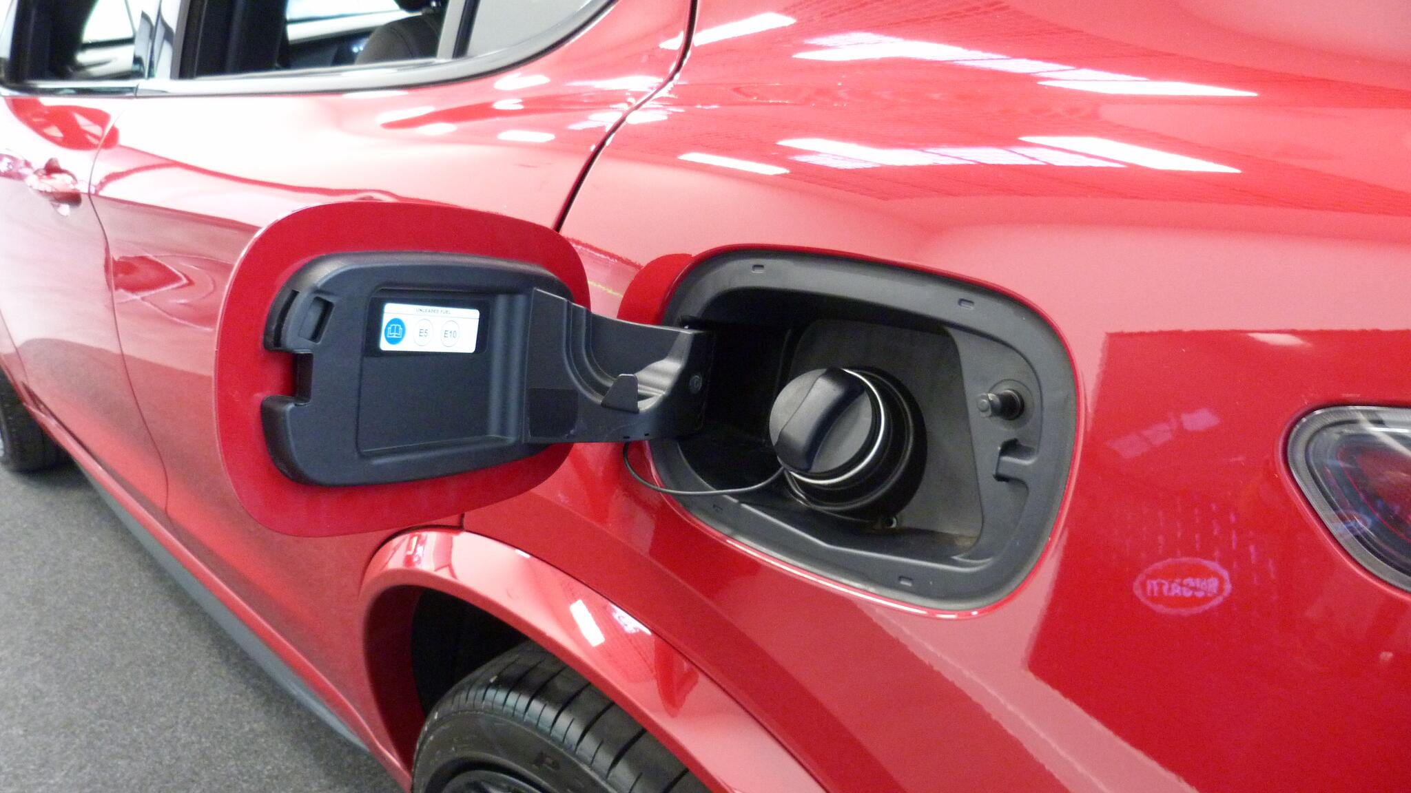 Alfa Romeo Stelvio view 41