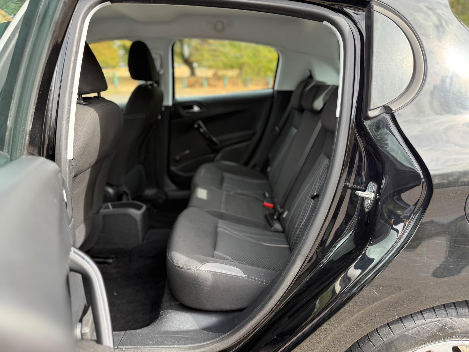 Peugeot 208 view 38