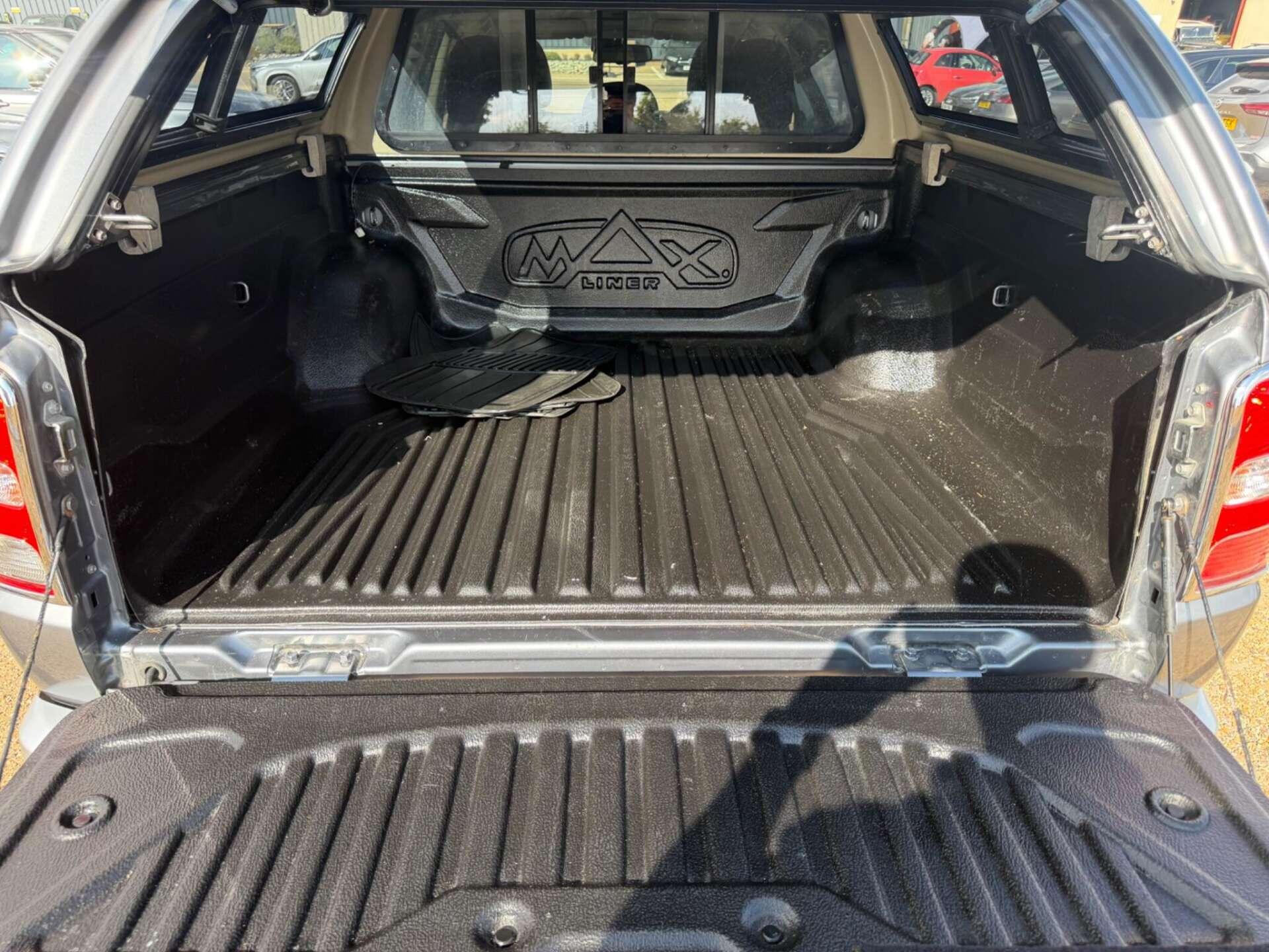 Mitsubishi L200 view 17