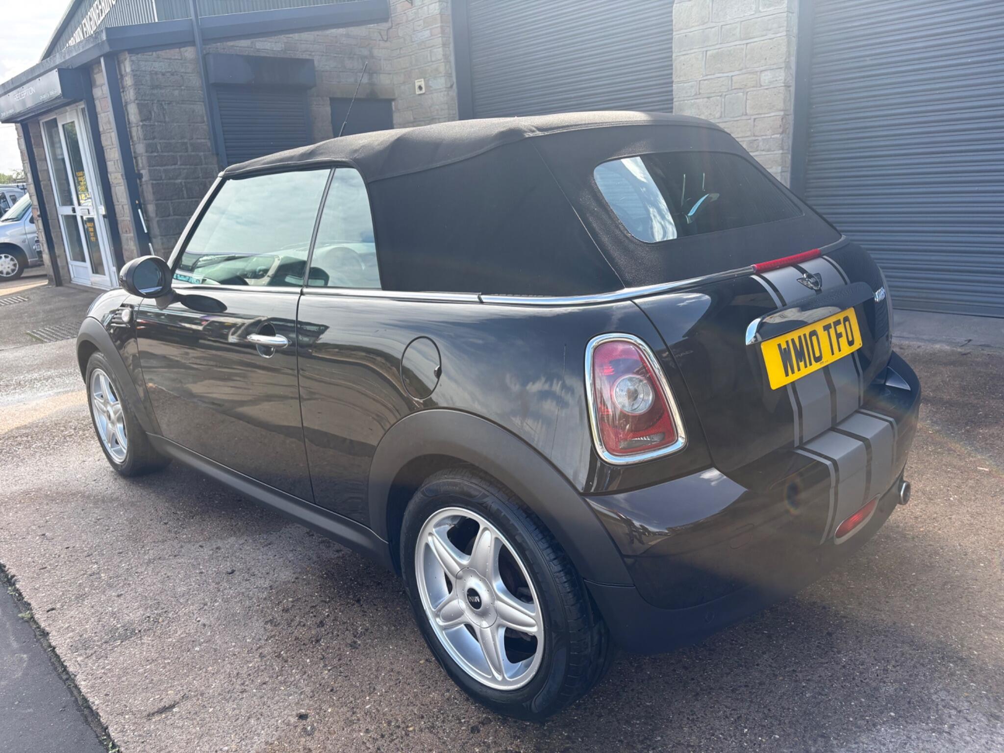 Mini Convertible view 8