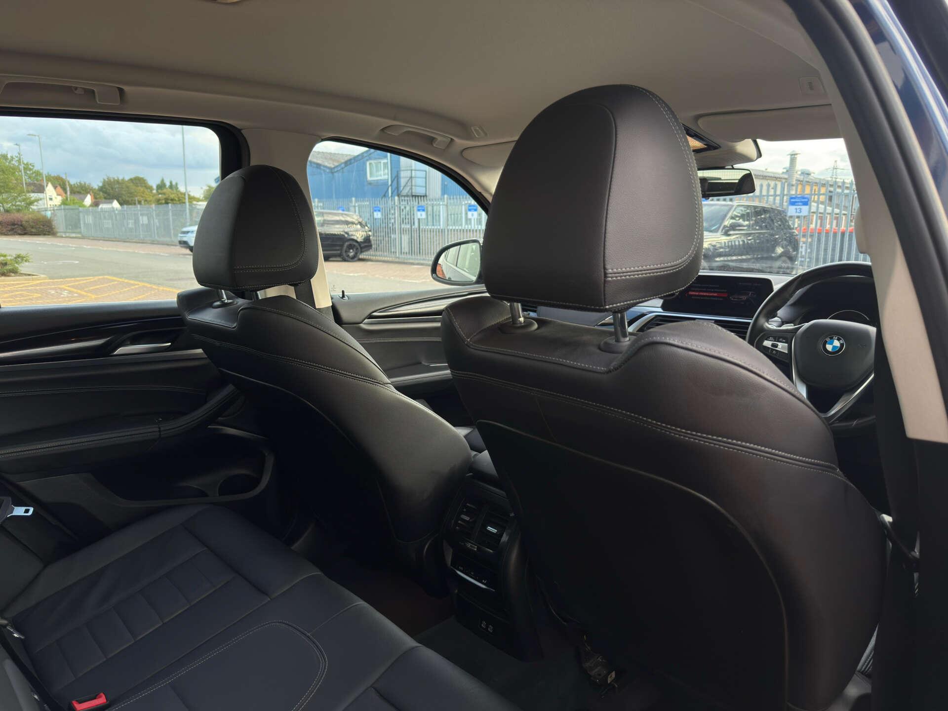 BMW X3 view 24
