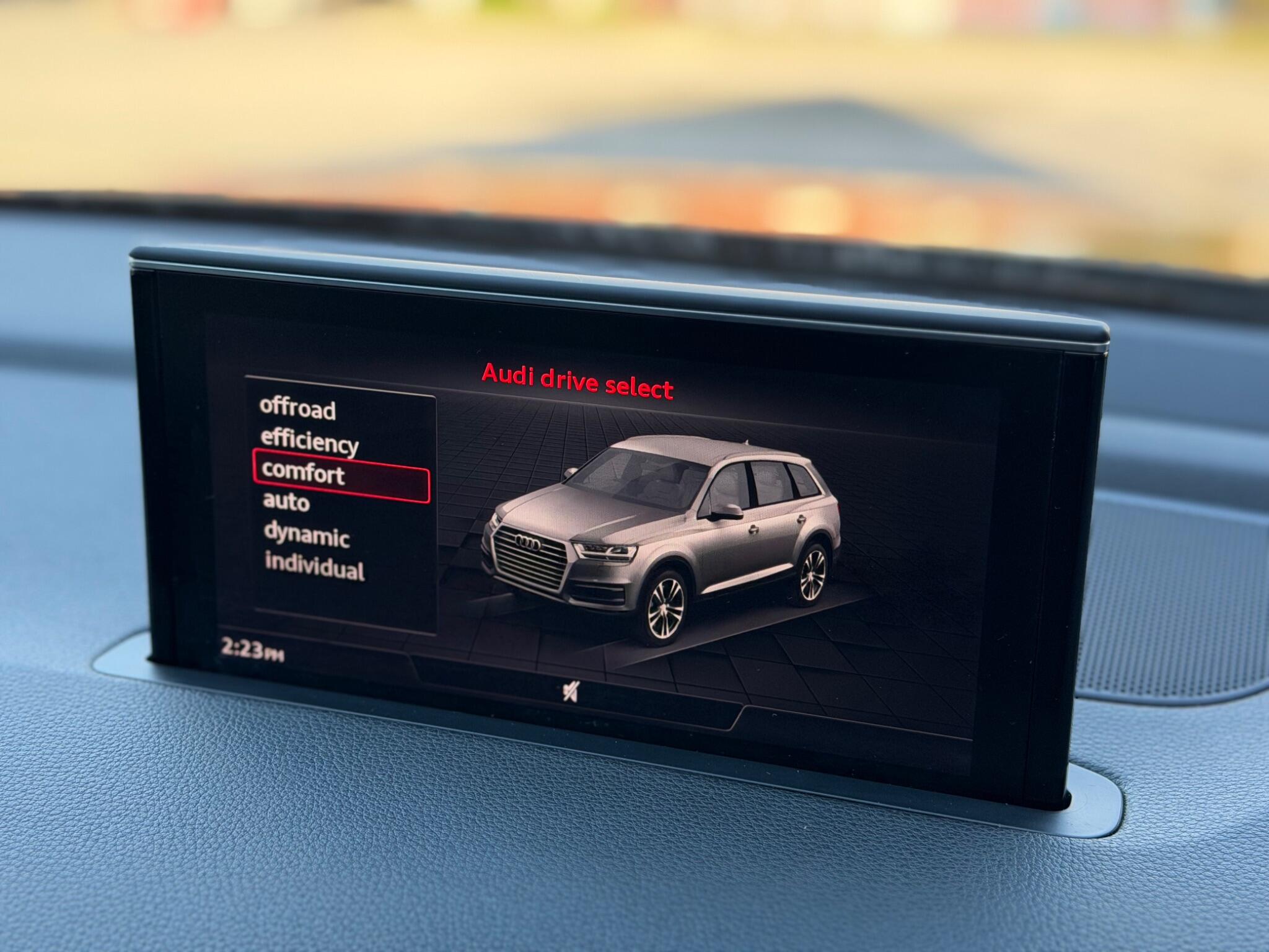 Audi Q7 view 35