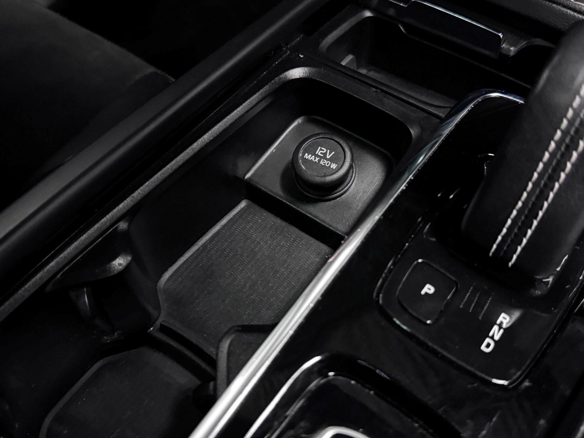 Volvo XC90 view 42