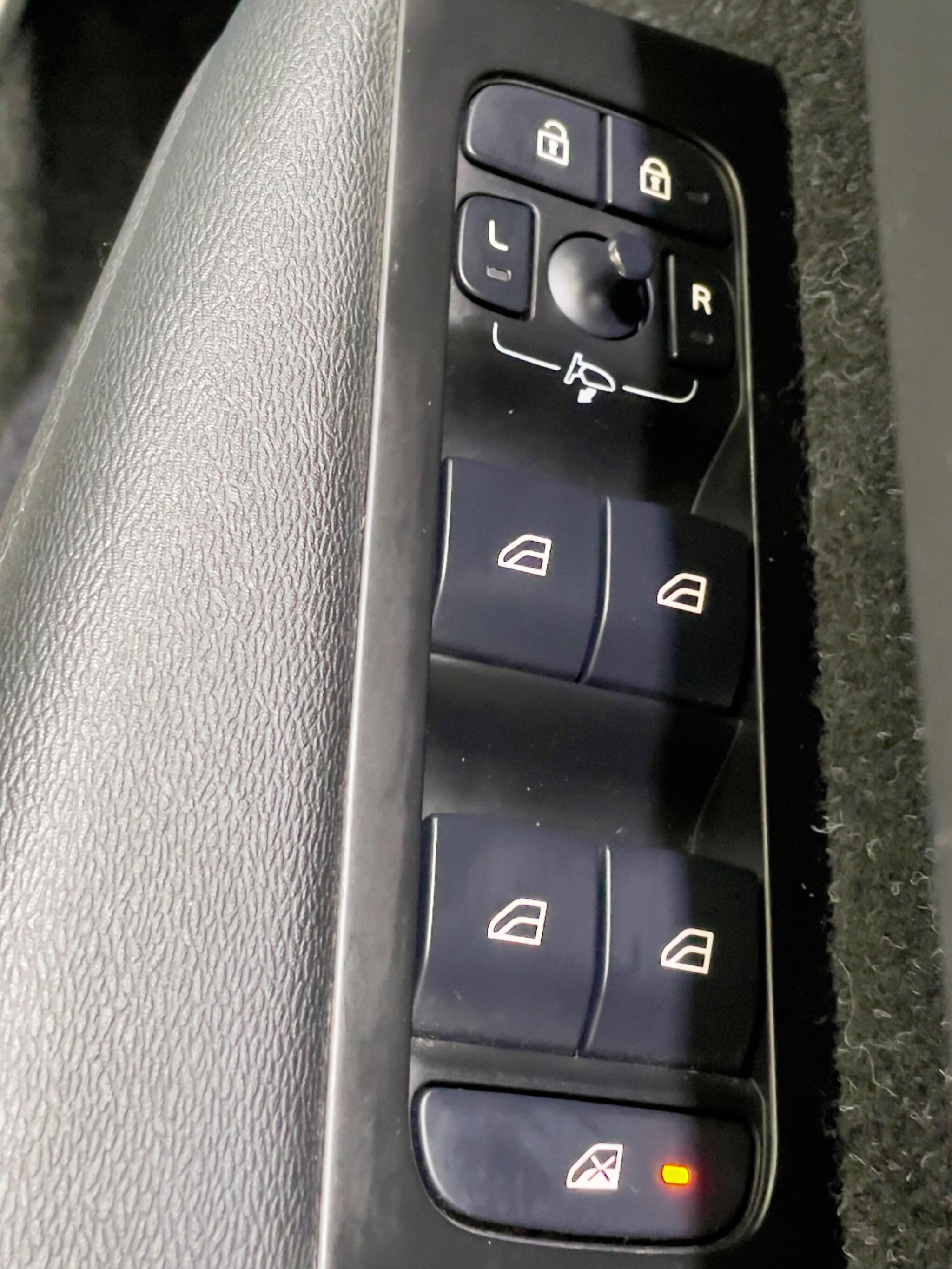 Volvo XC40 view 36