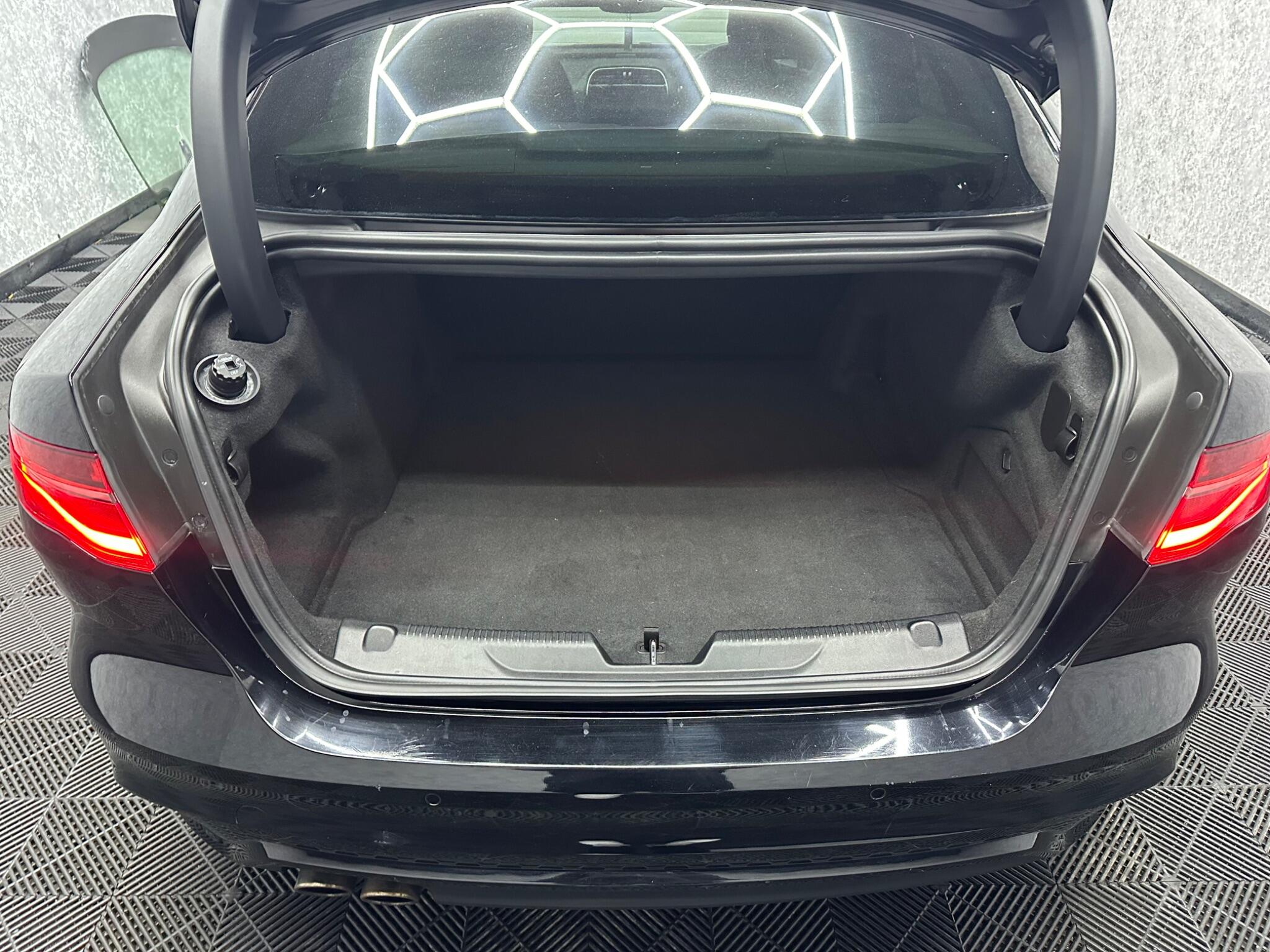 Jaguar Xe view 27