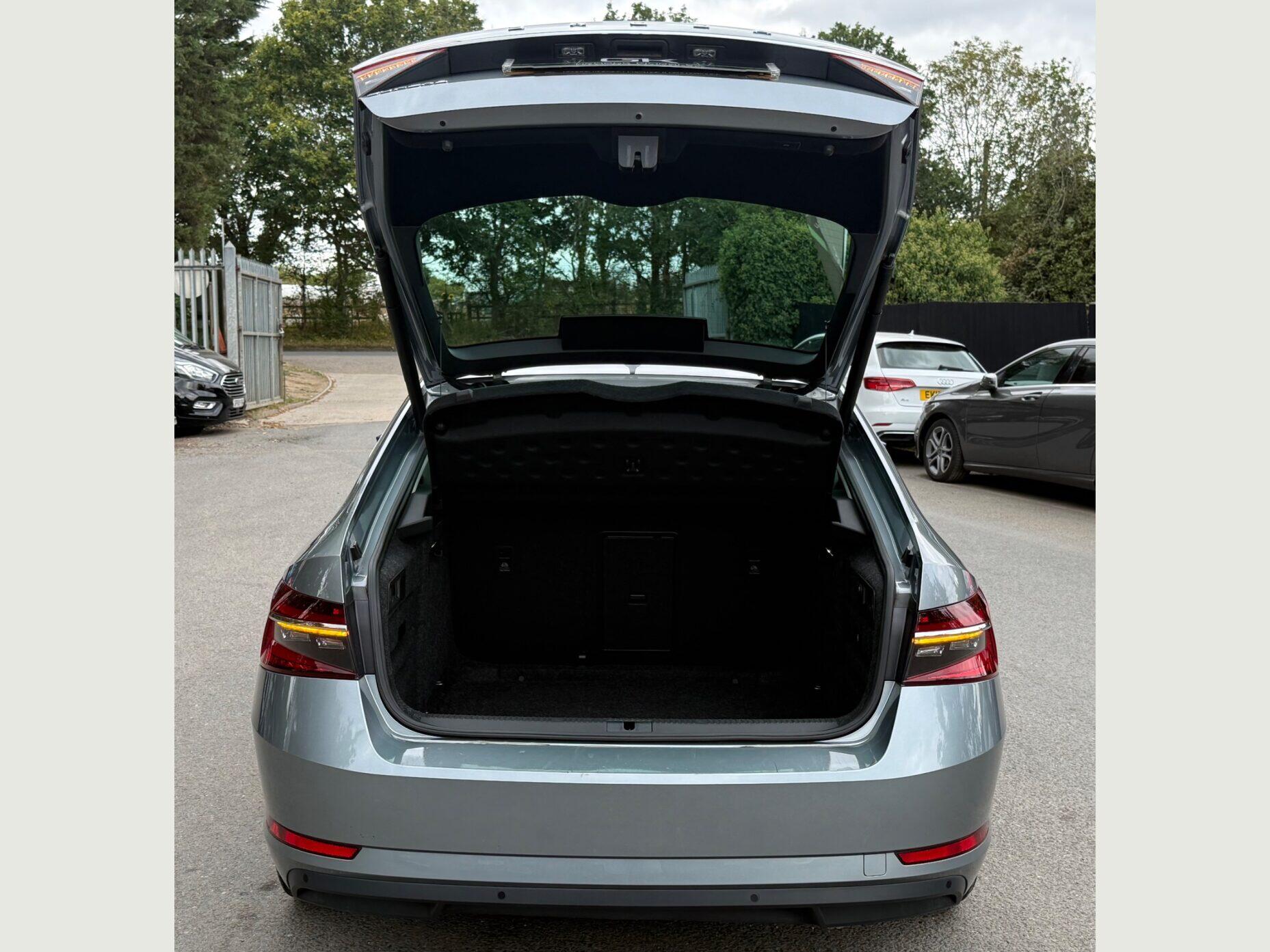 Skoda Superb view 21
