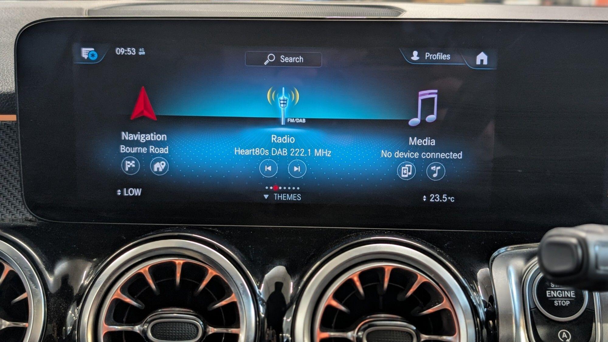 Mercedes-Benz GLB view 18