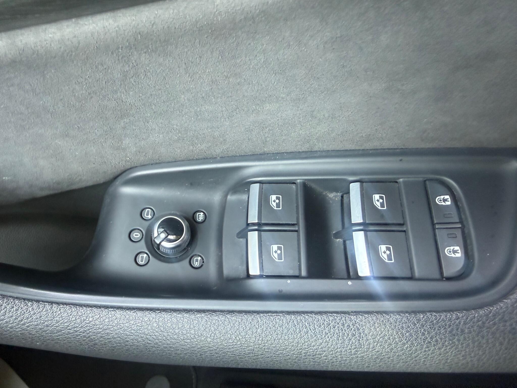 Audi Q7 view 17