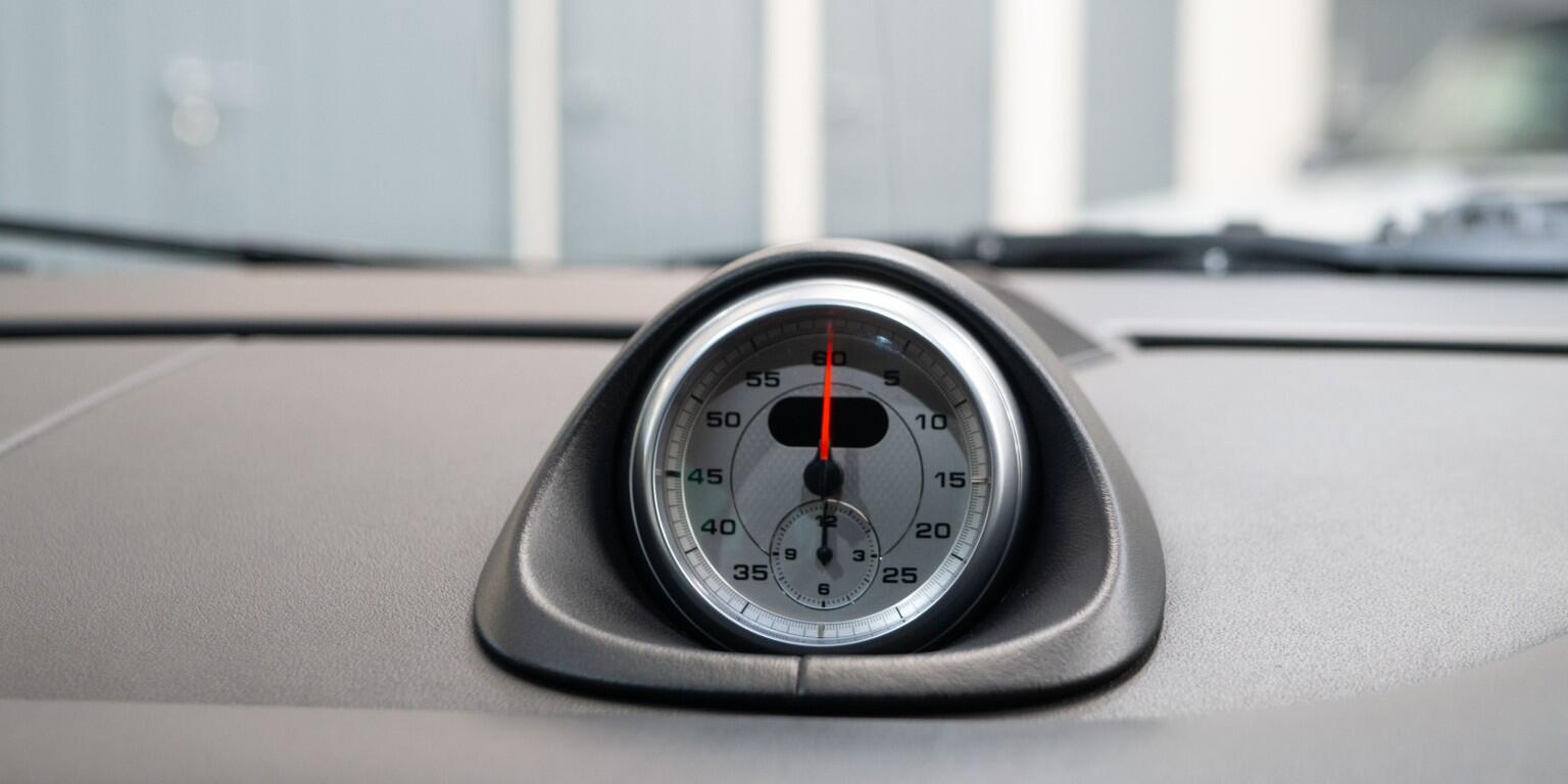 Porsche 911 view 39
