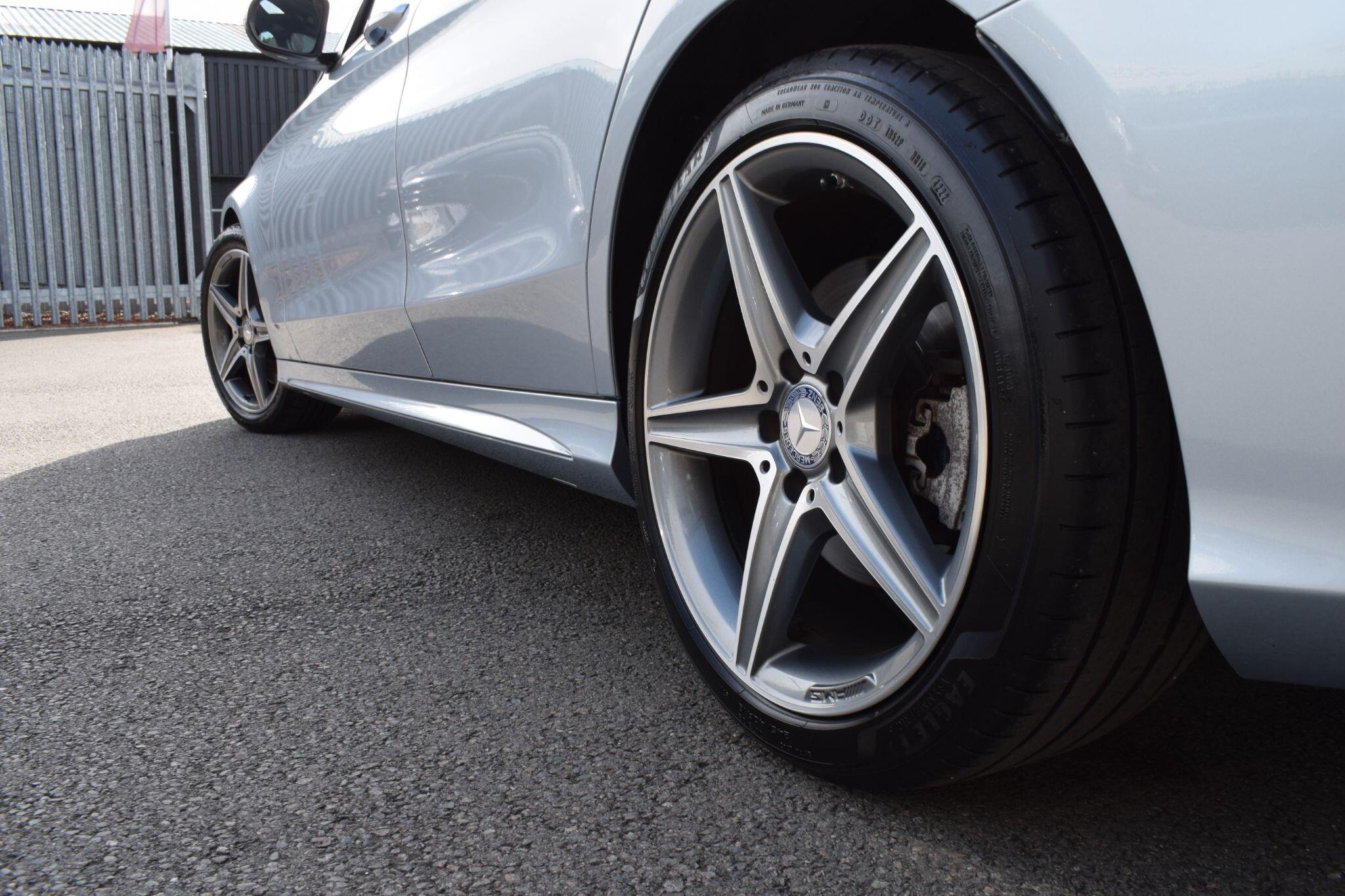Mercedes-Benz C-Class view 32
