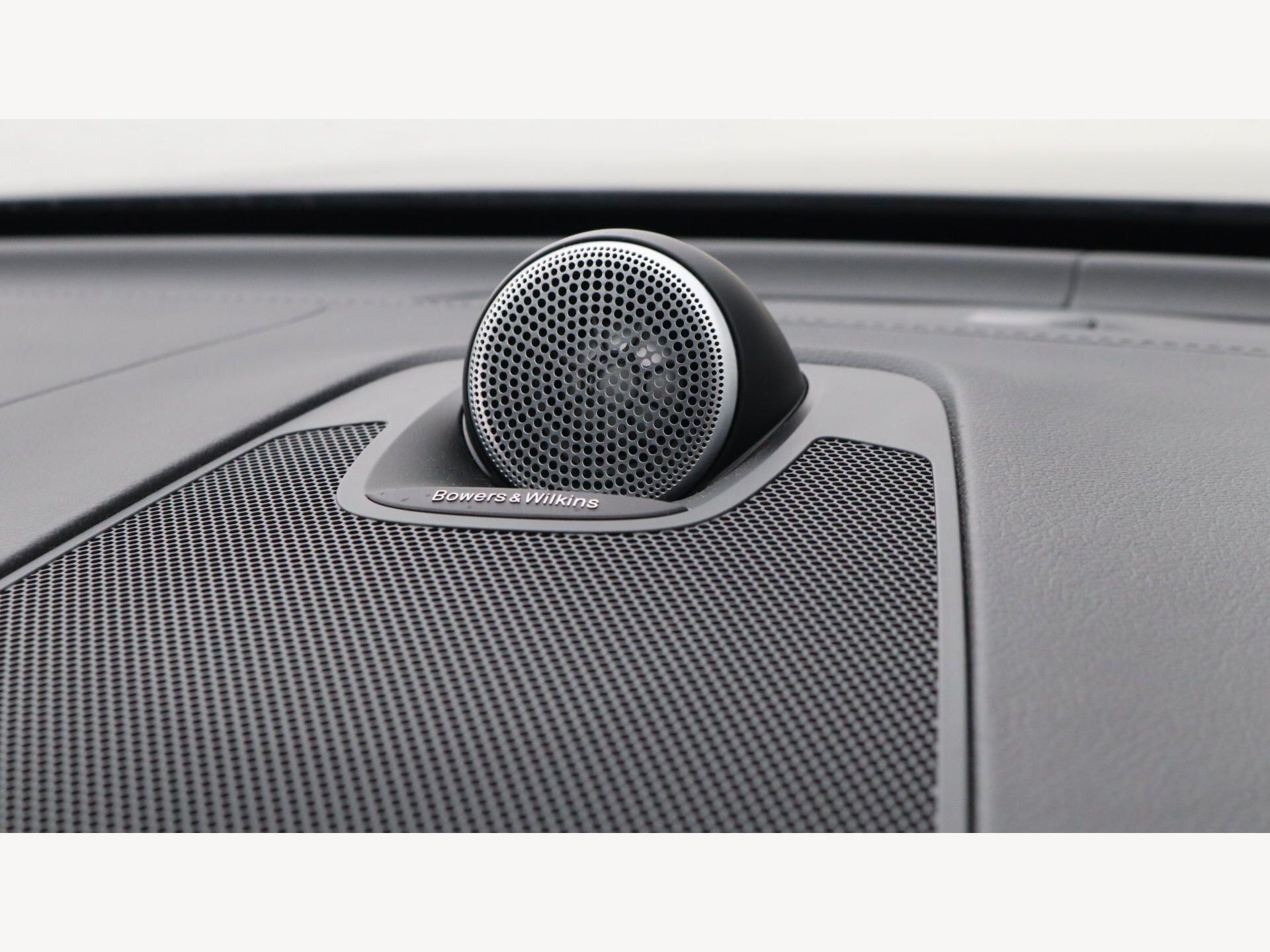 Volvo XC60 view 26