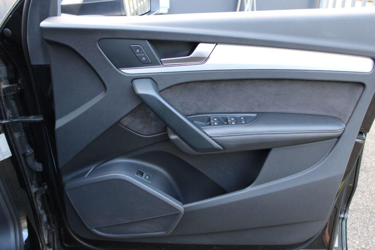Audi SQ5 view 18