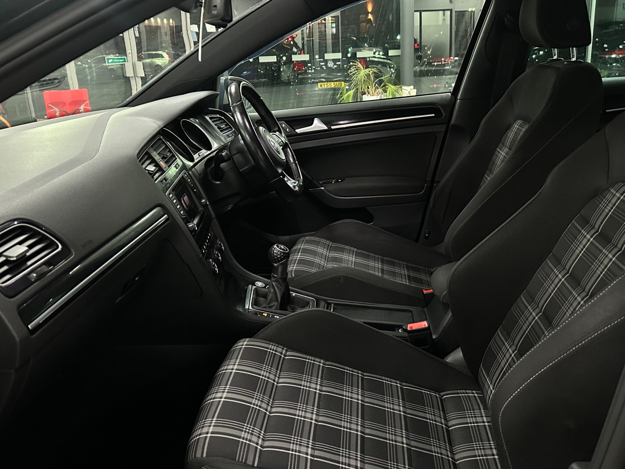 Volkswagen Golf view 38