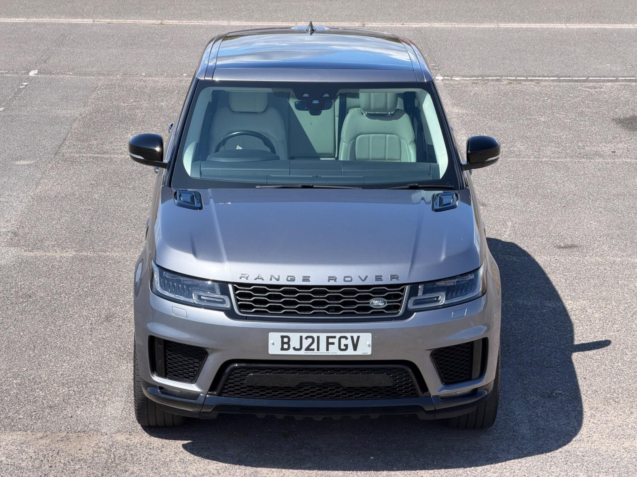 Land Rover Range Rover Sport view 2