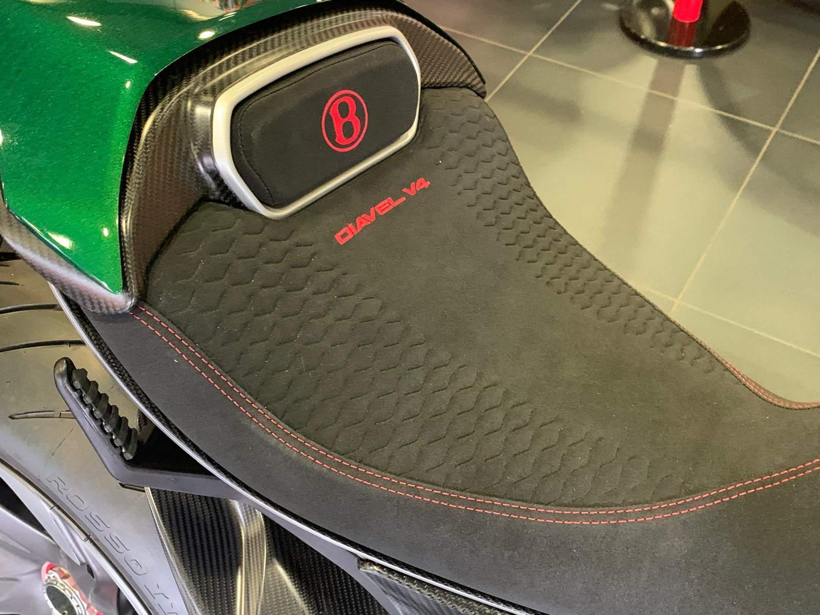 Ducati Diavel V4 view 3