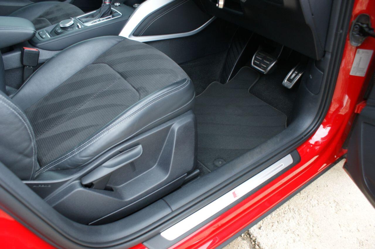 Audi SQ2 view 41