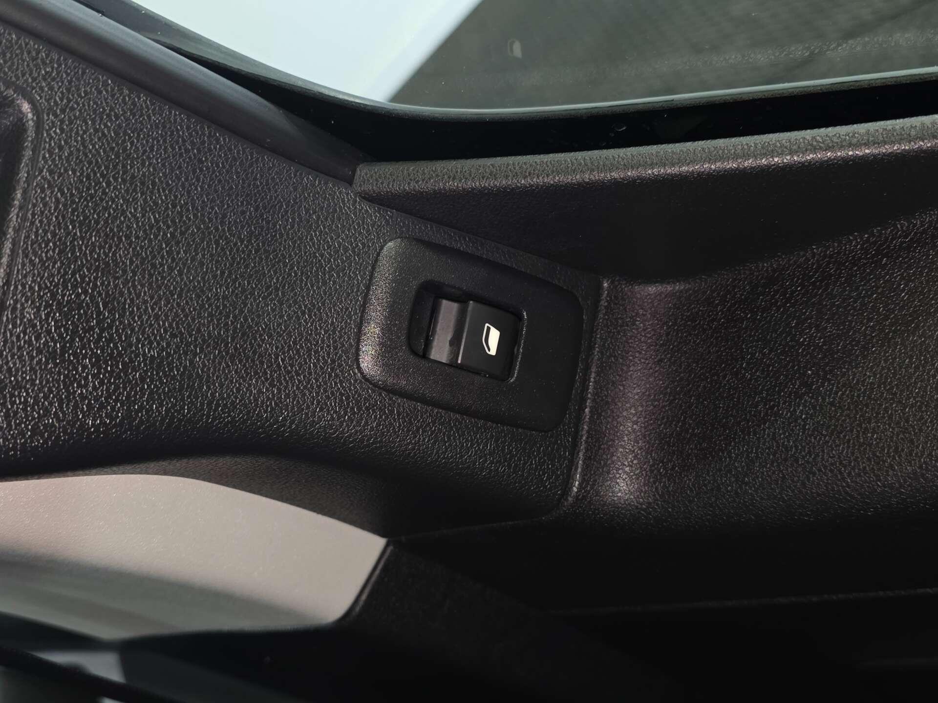 Peugeot Rifter view 38