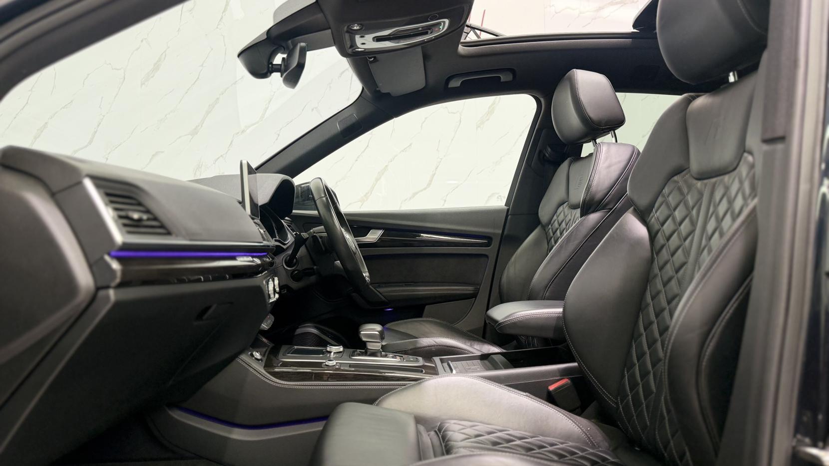 Audi SQ5 view 7