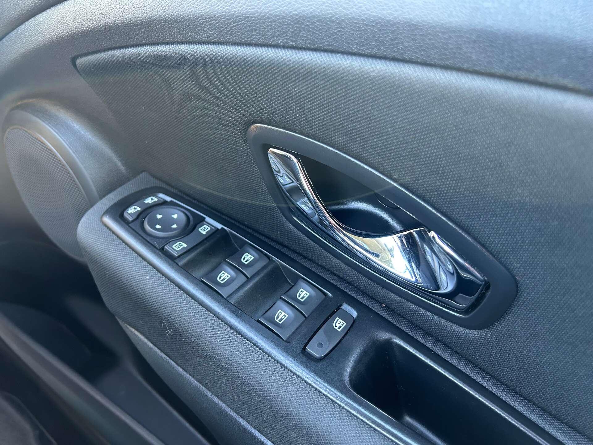 Renault Megane view 13