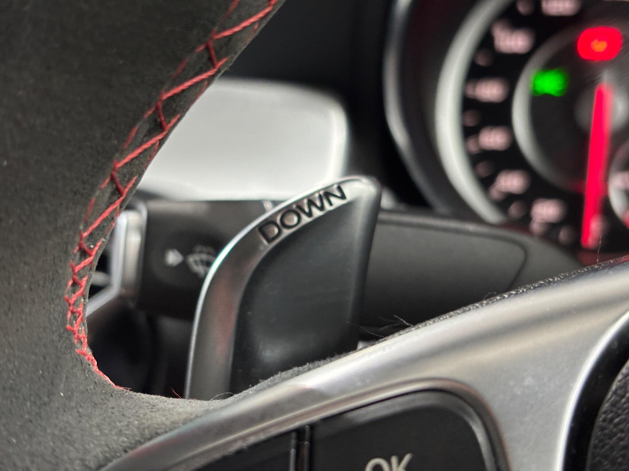 Mercedes-Benz Cla view 40